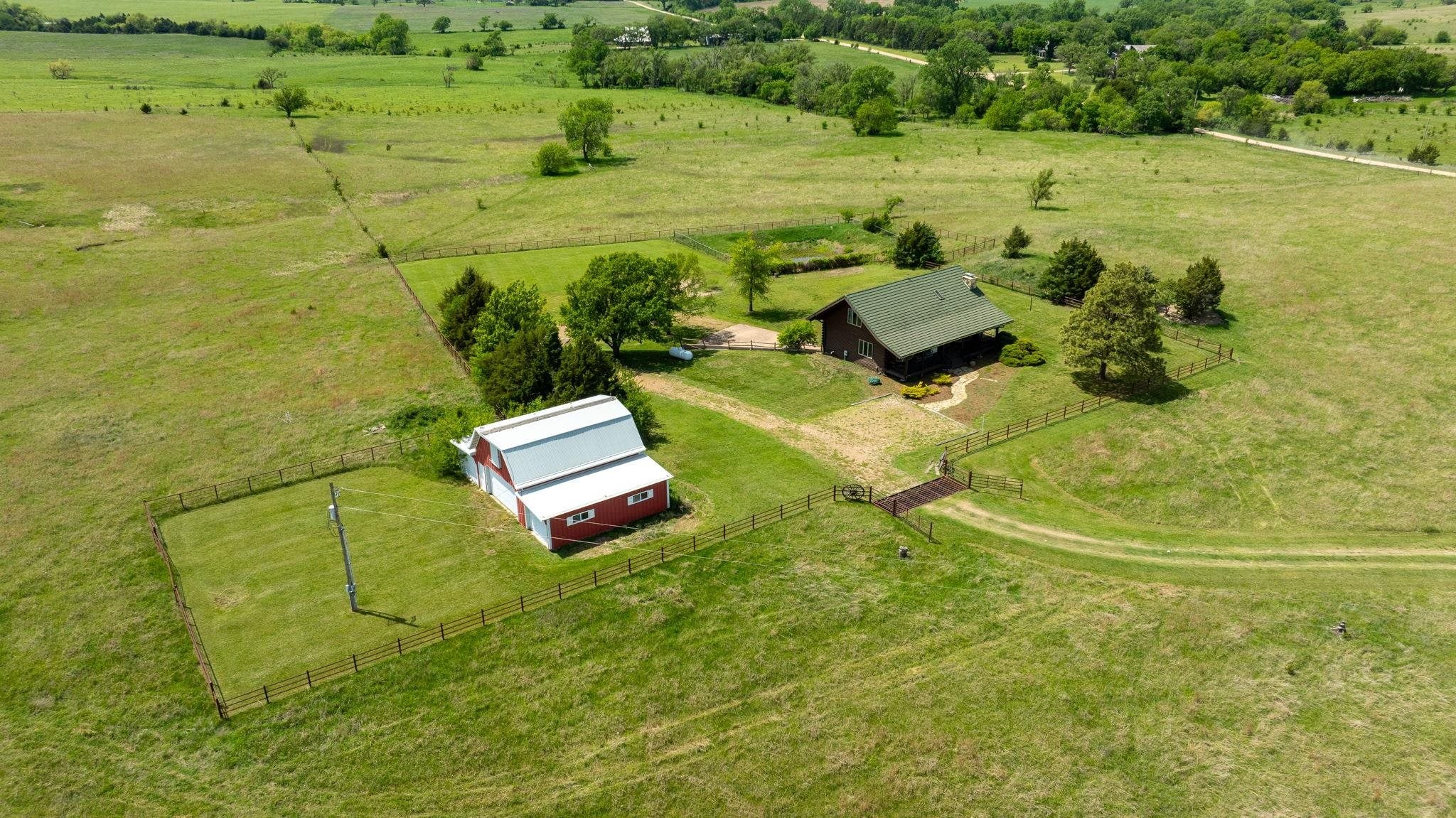 9615 S Rock Rd — photo