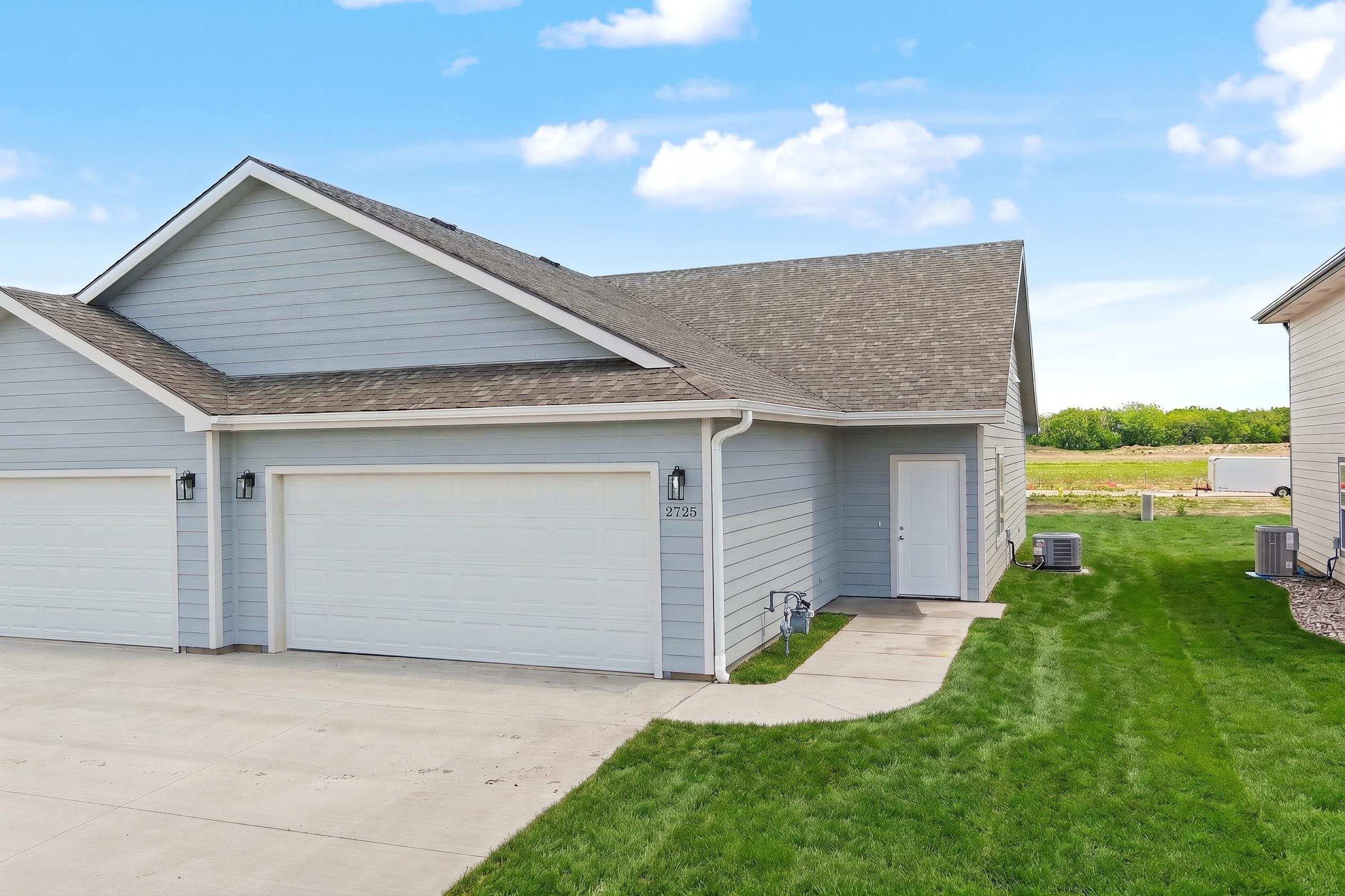 2725 Amelia Ln. — photo