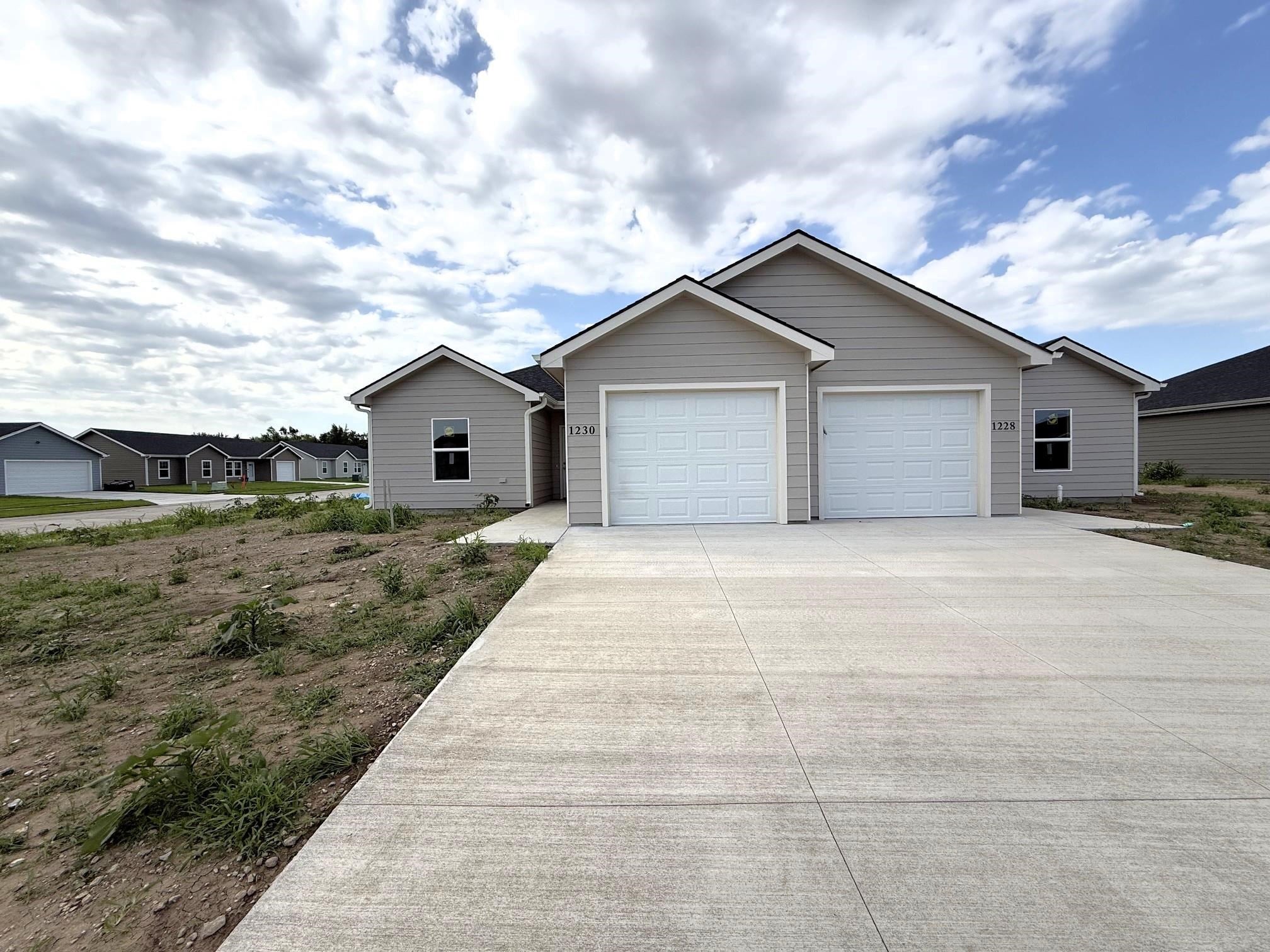 1228 Fountain Dr — photo
