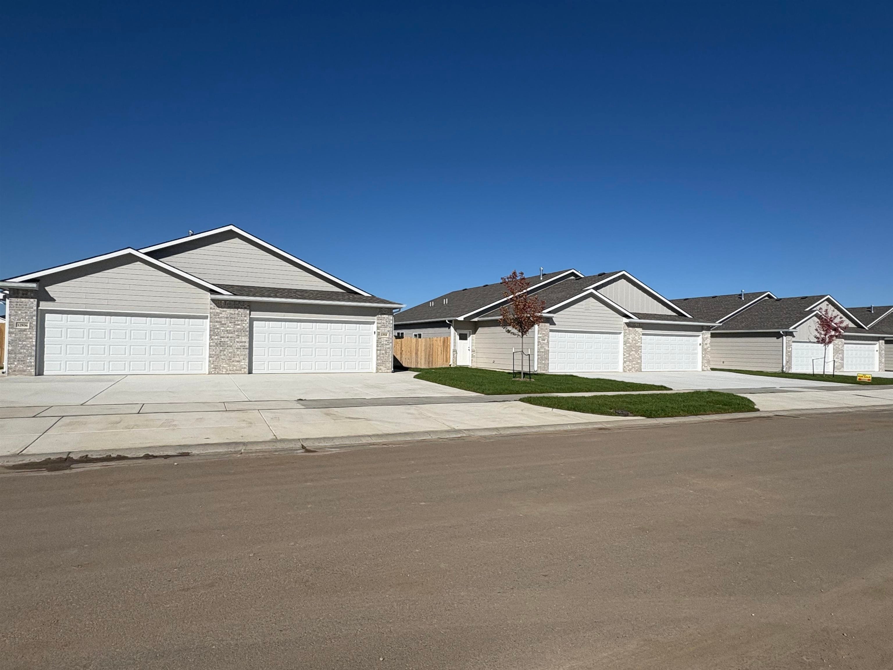 12941 E Blake St — photo