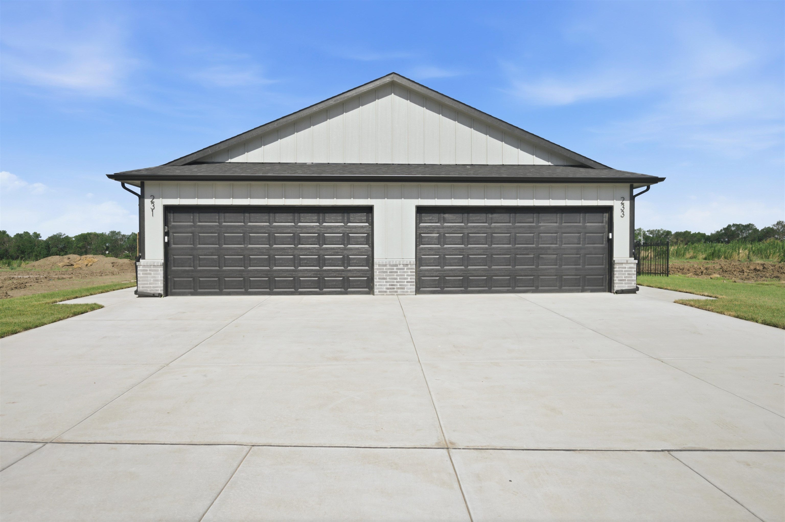 231 N Mendocino Ct — photo