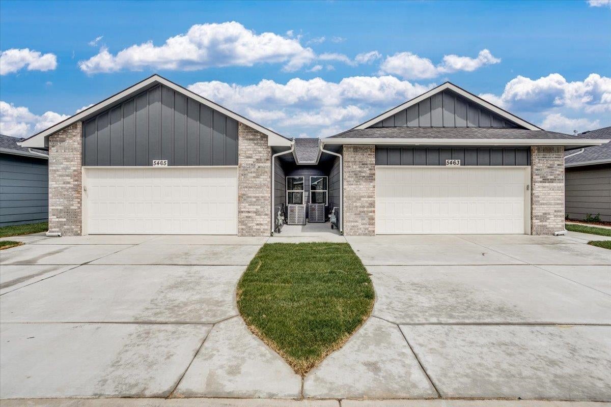 5426 N Briskbay Ct. — photo