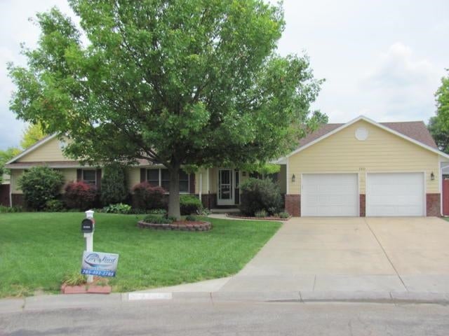 1410 Lorianna Ct — photo