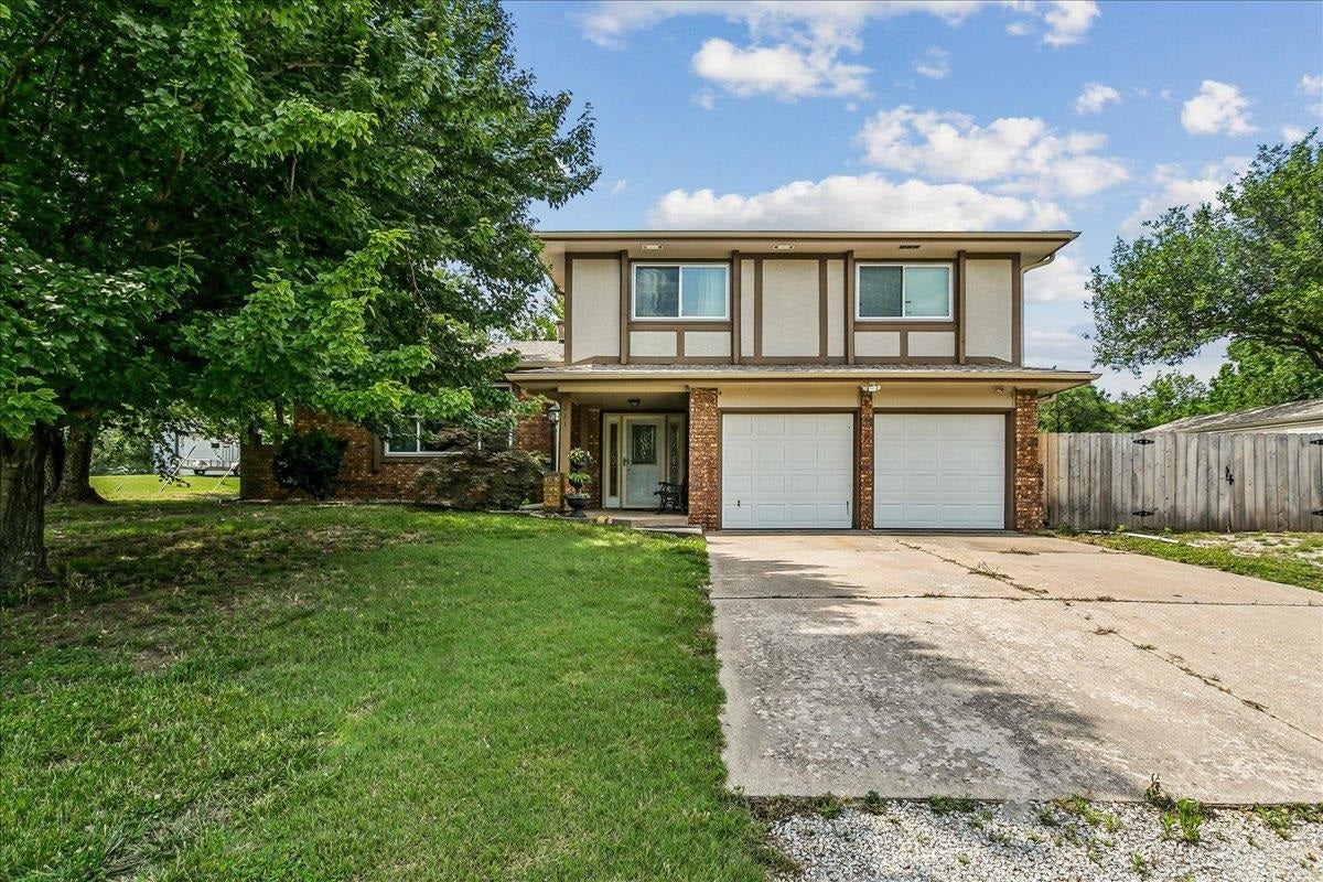 1113 E Springdale — photo