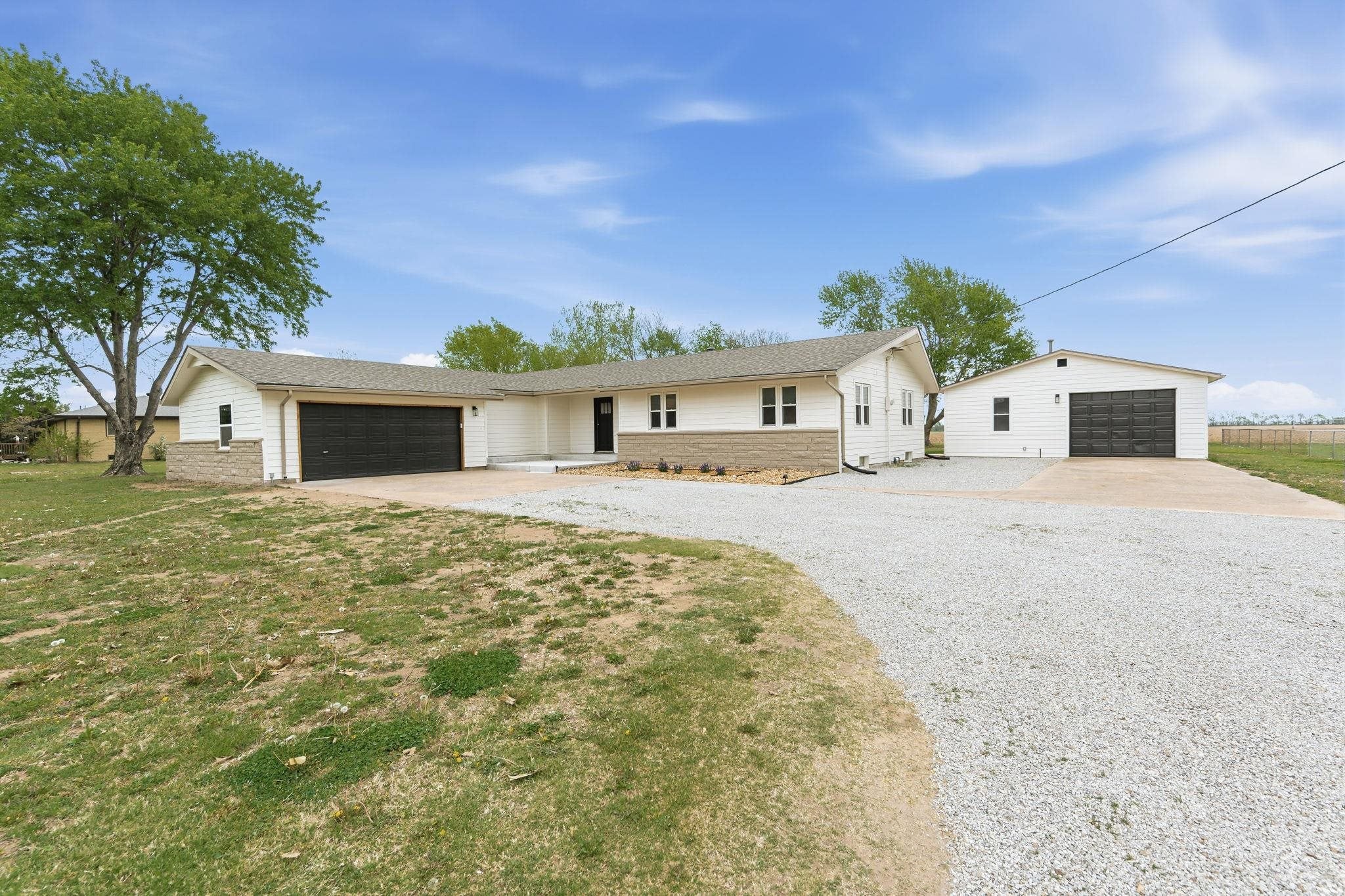 1418 N Meridian Rd — photo