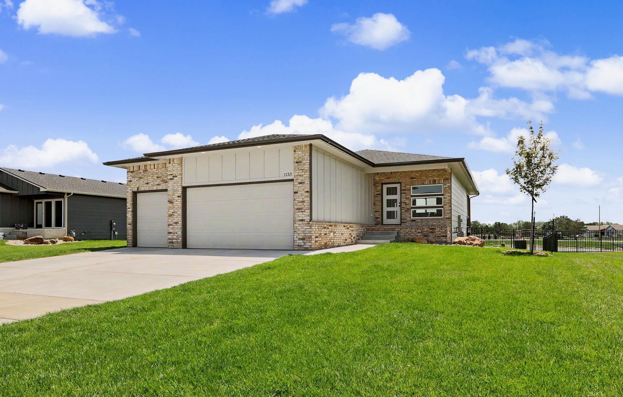 1133 W Trek Cir — photo