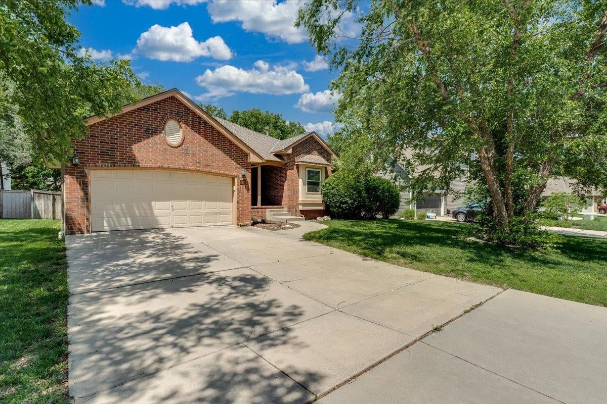 2366 N Vinegate Ct — photo