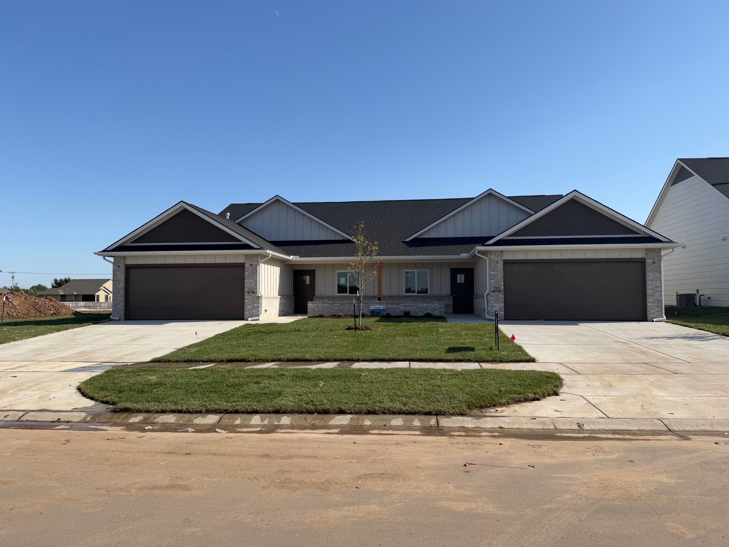 753 N Wheatland Unit 100 — photo