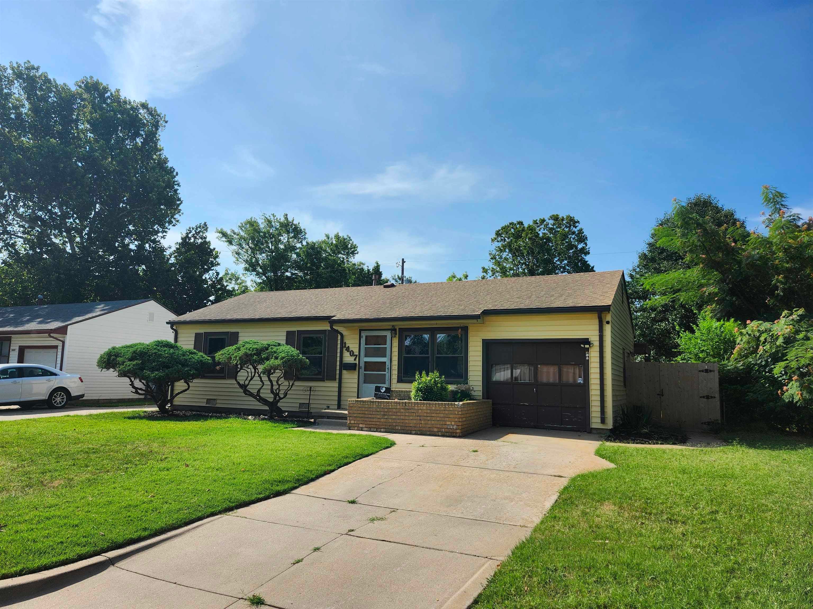 1407 E Crowley St — photo