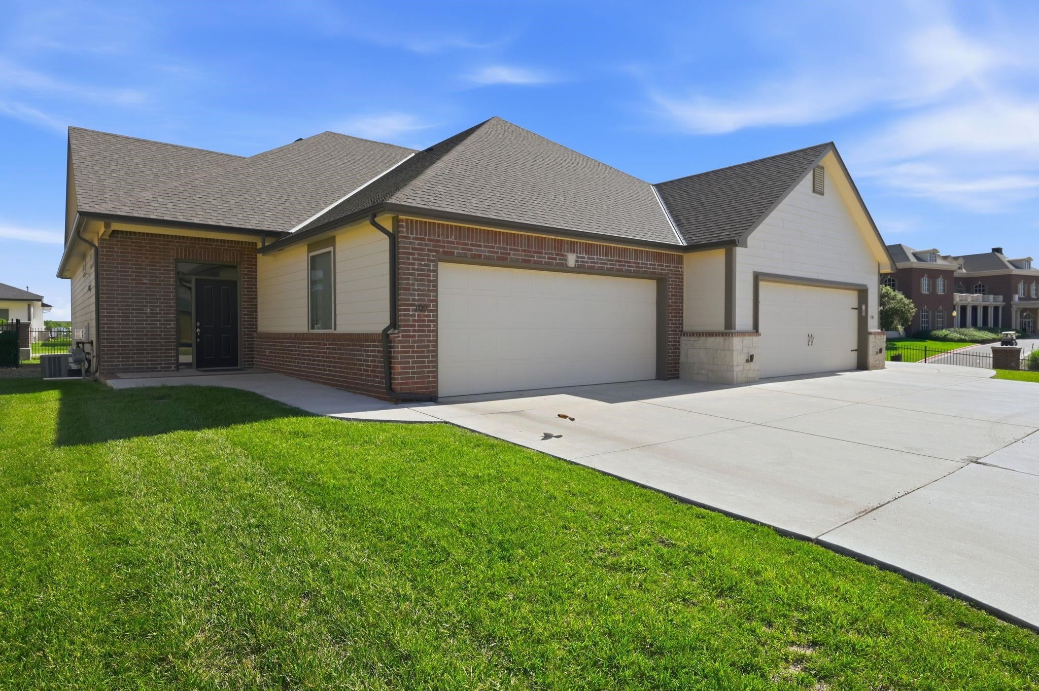 818 N McCloud Cir #109 — photo