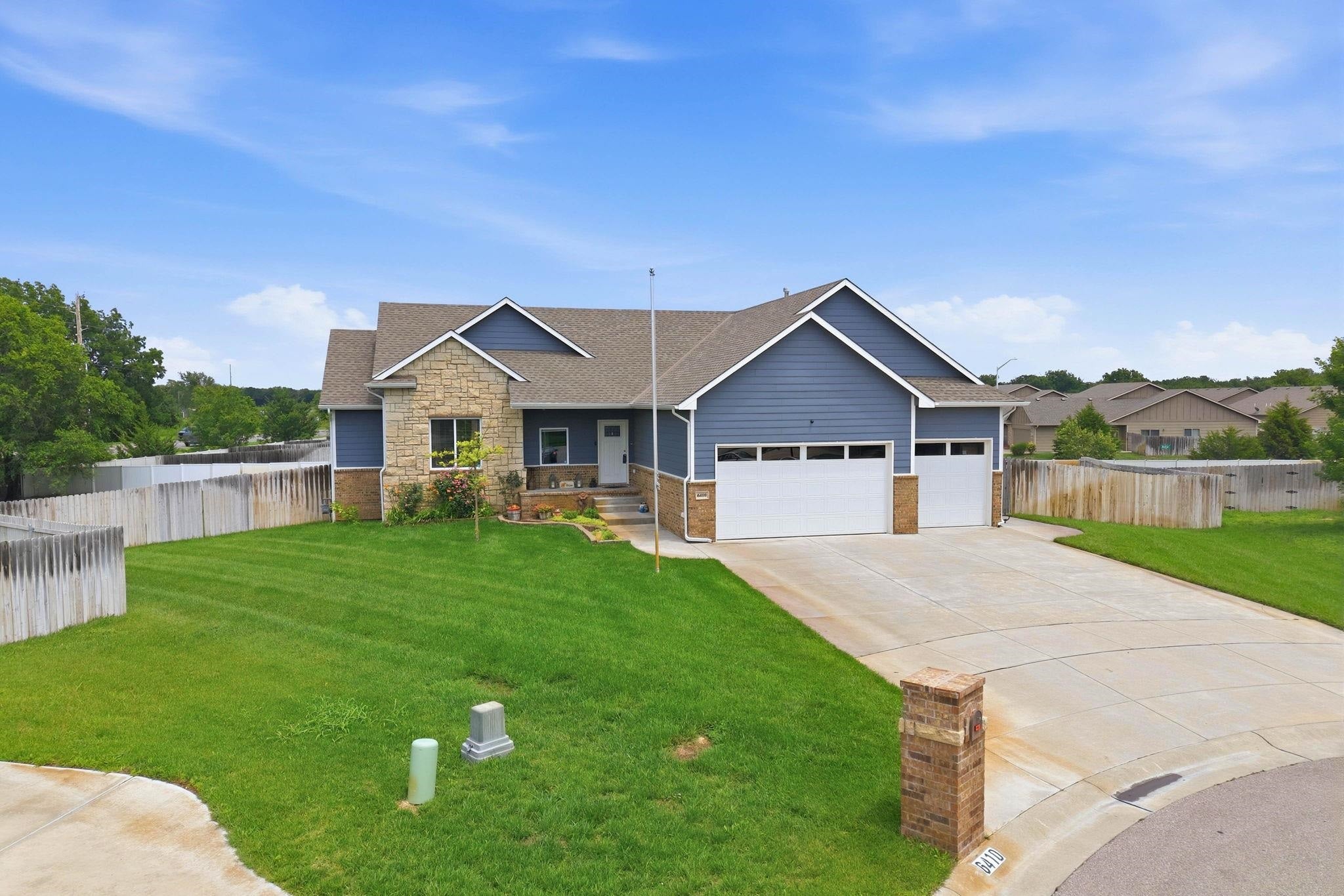 6410 S Jade Ct — photo