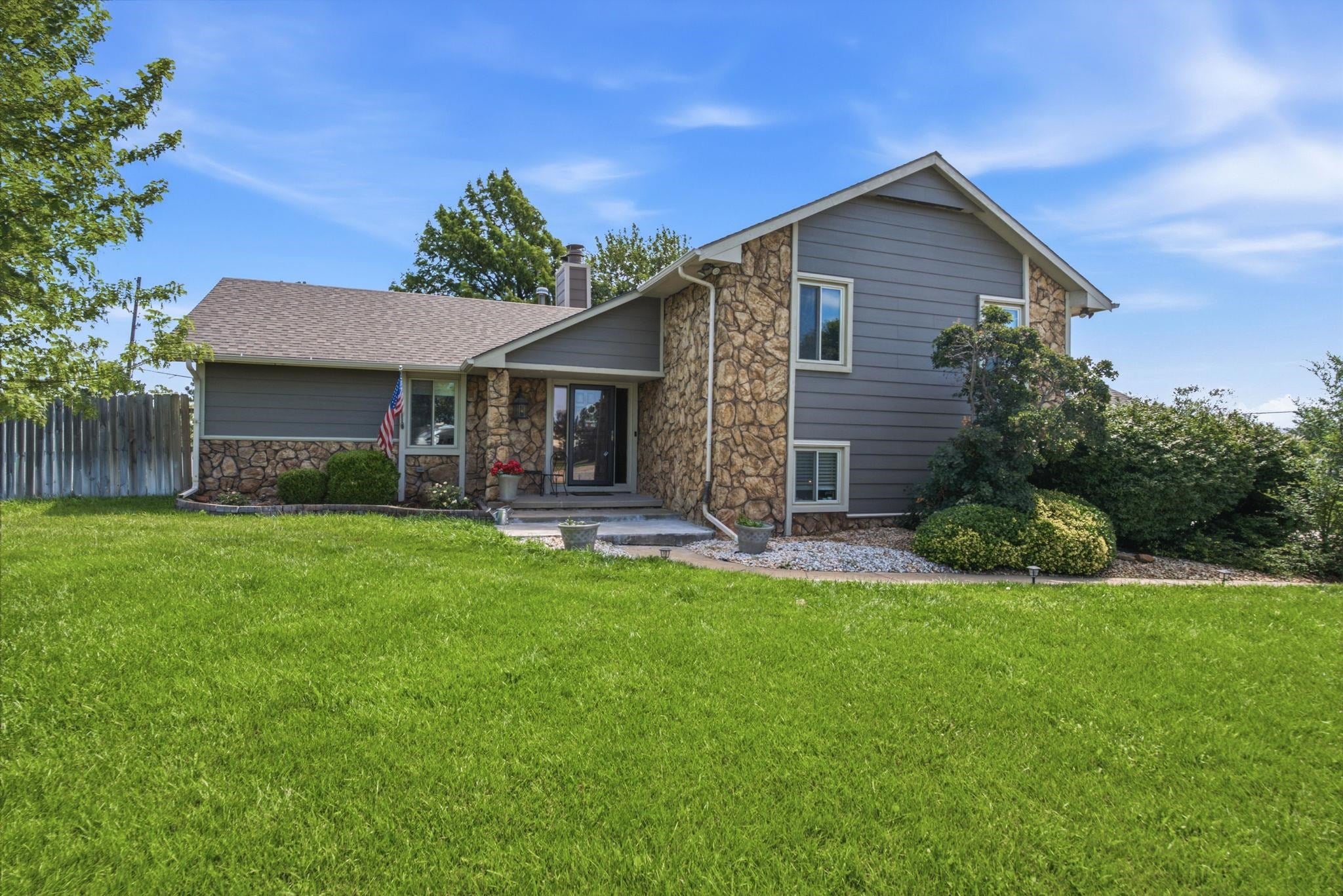 114 W Pine View Drive — photo