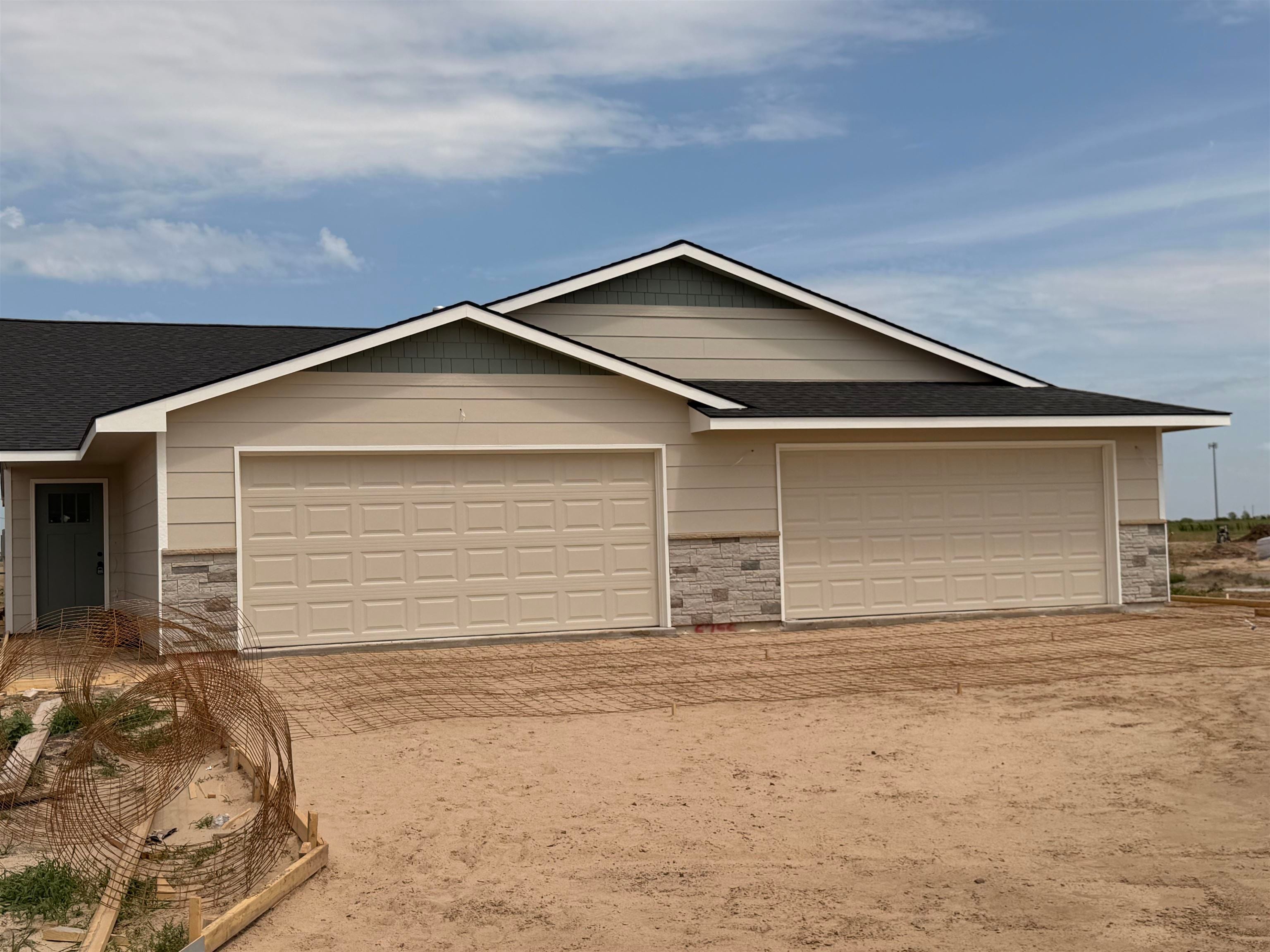 2922 S Cedar Crest Suite 200 — photo