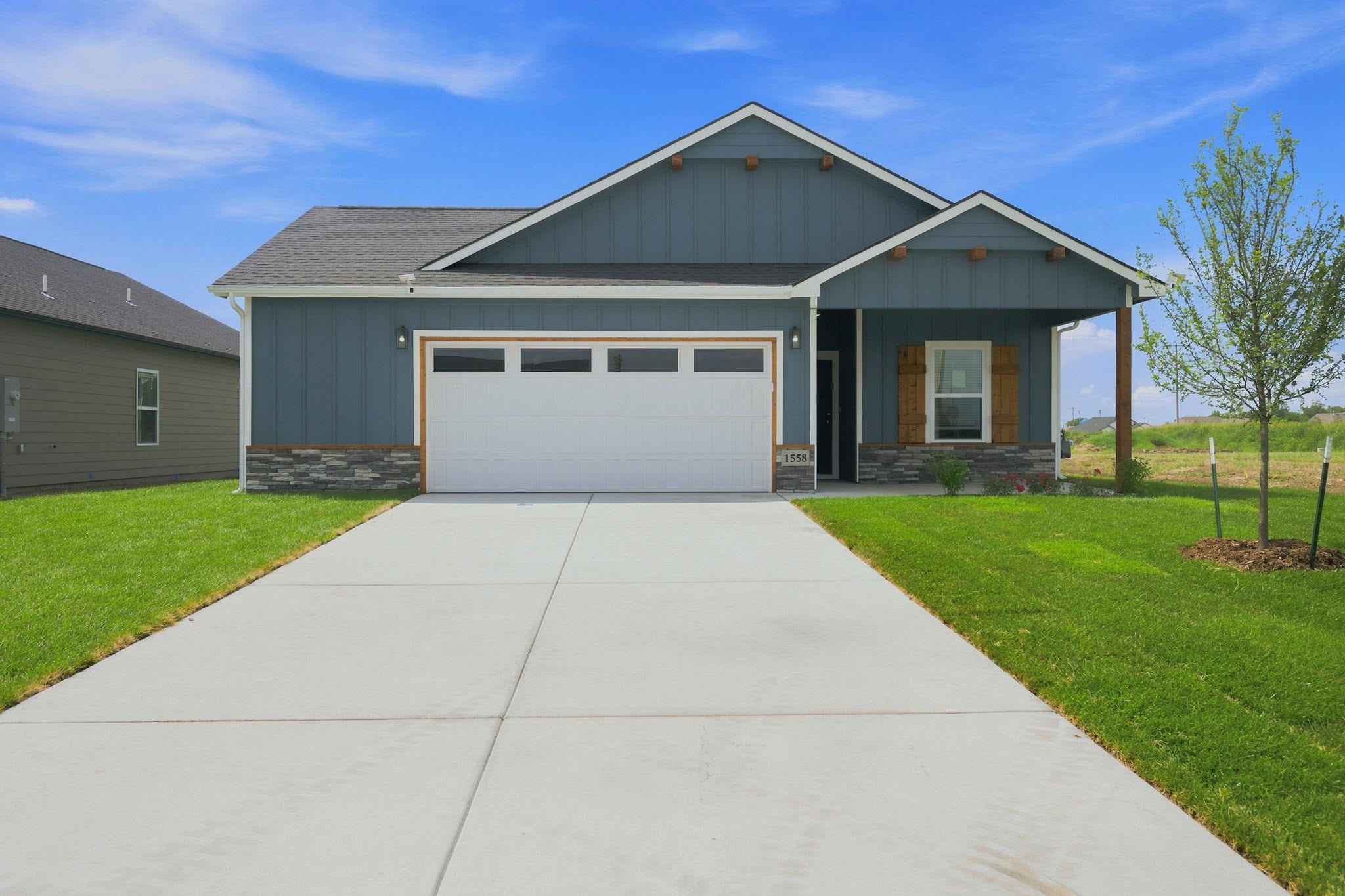1558 N Emerald Valley Dr — photo