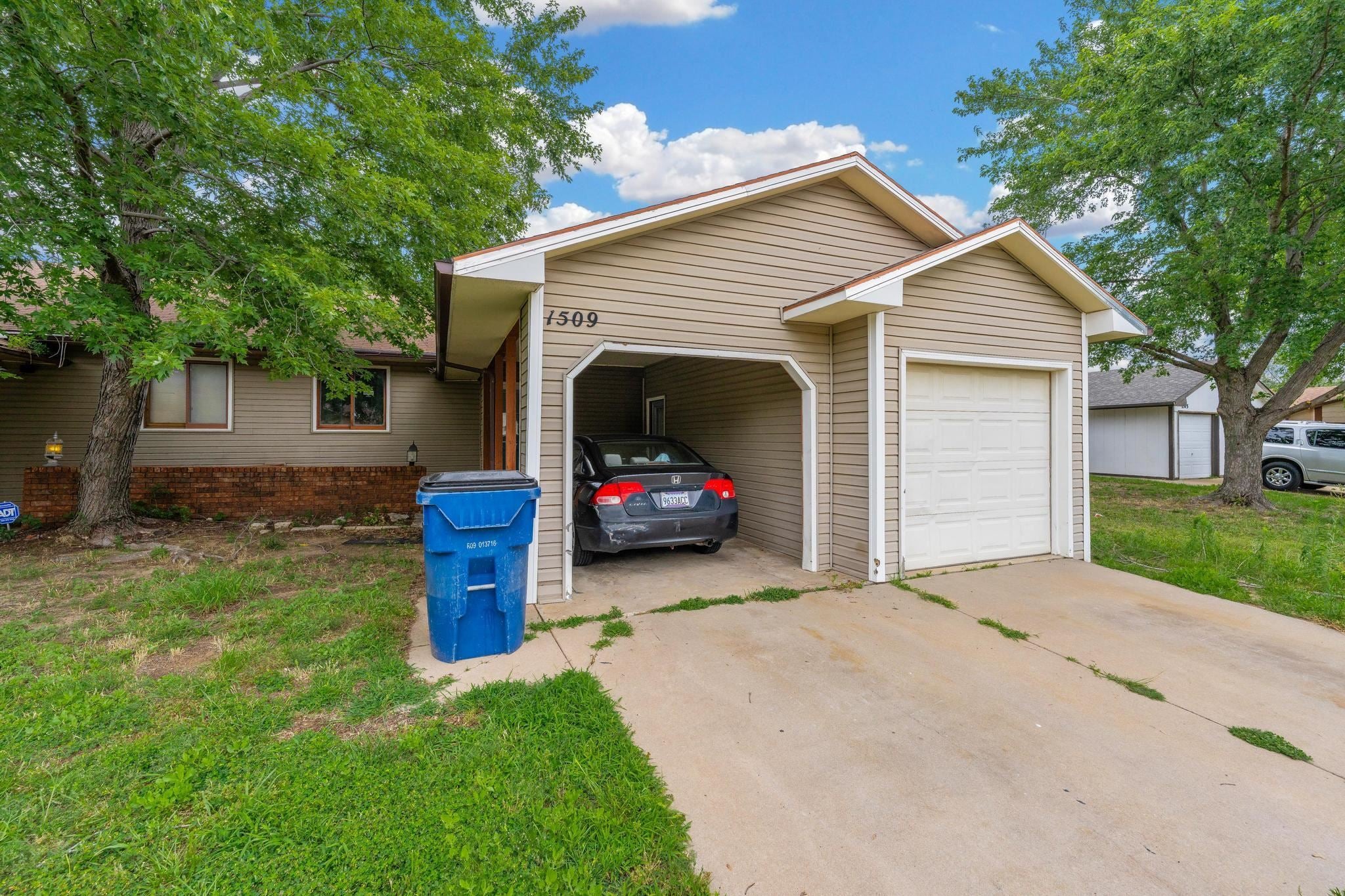 1509 N Smith Cir — photo