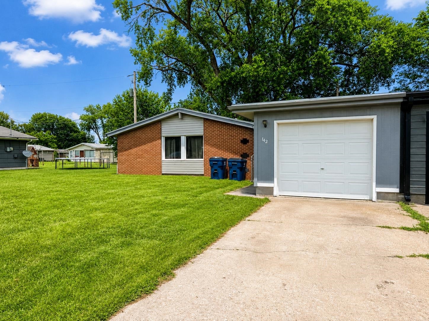 142 Taft Ct. — photo