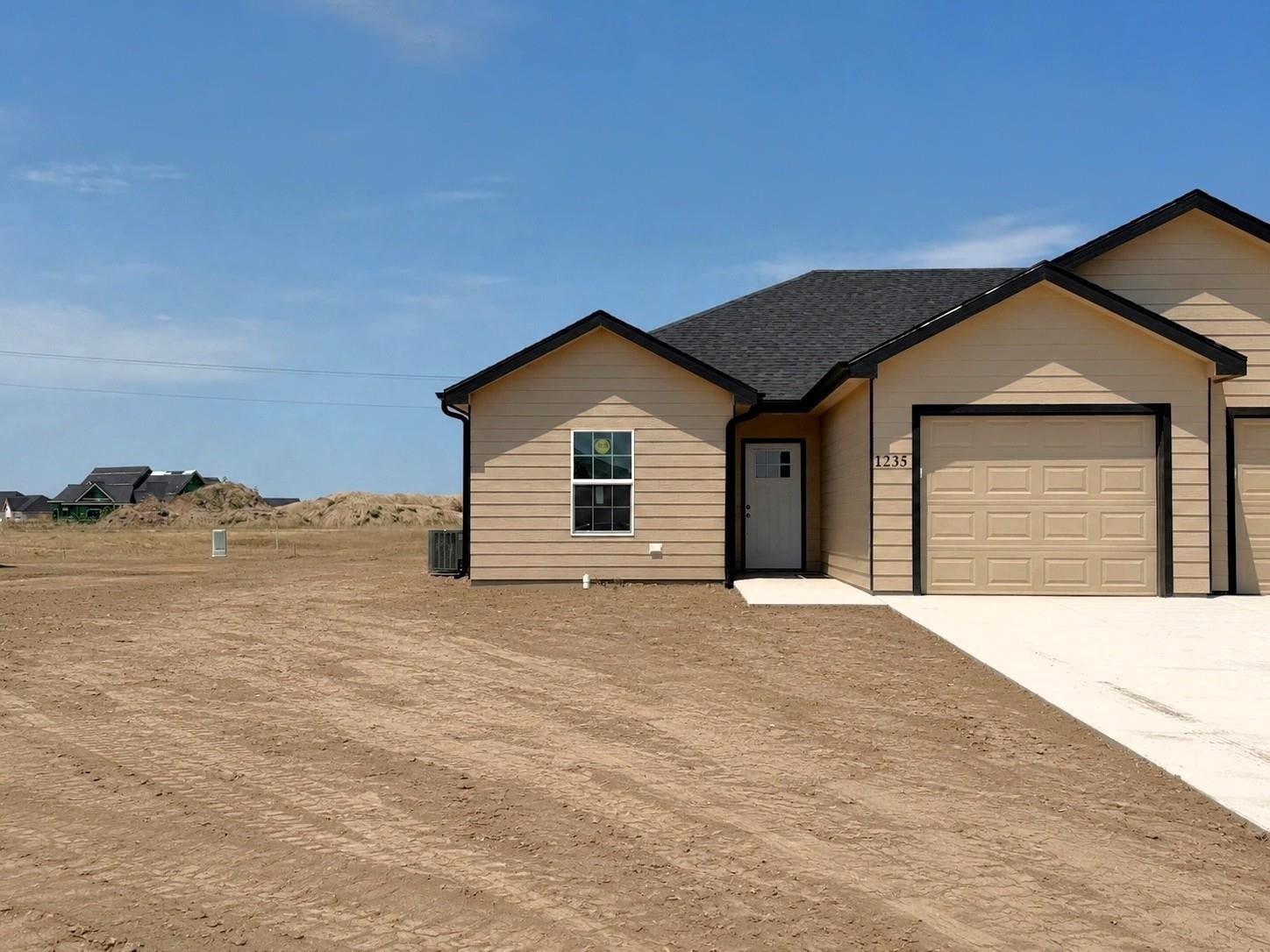 1235 Fountain Dr — photo