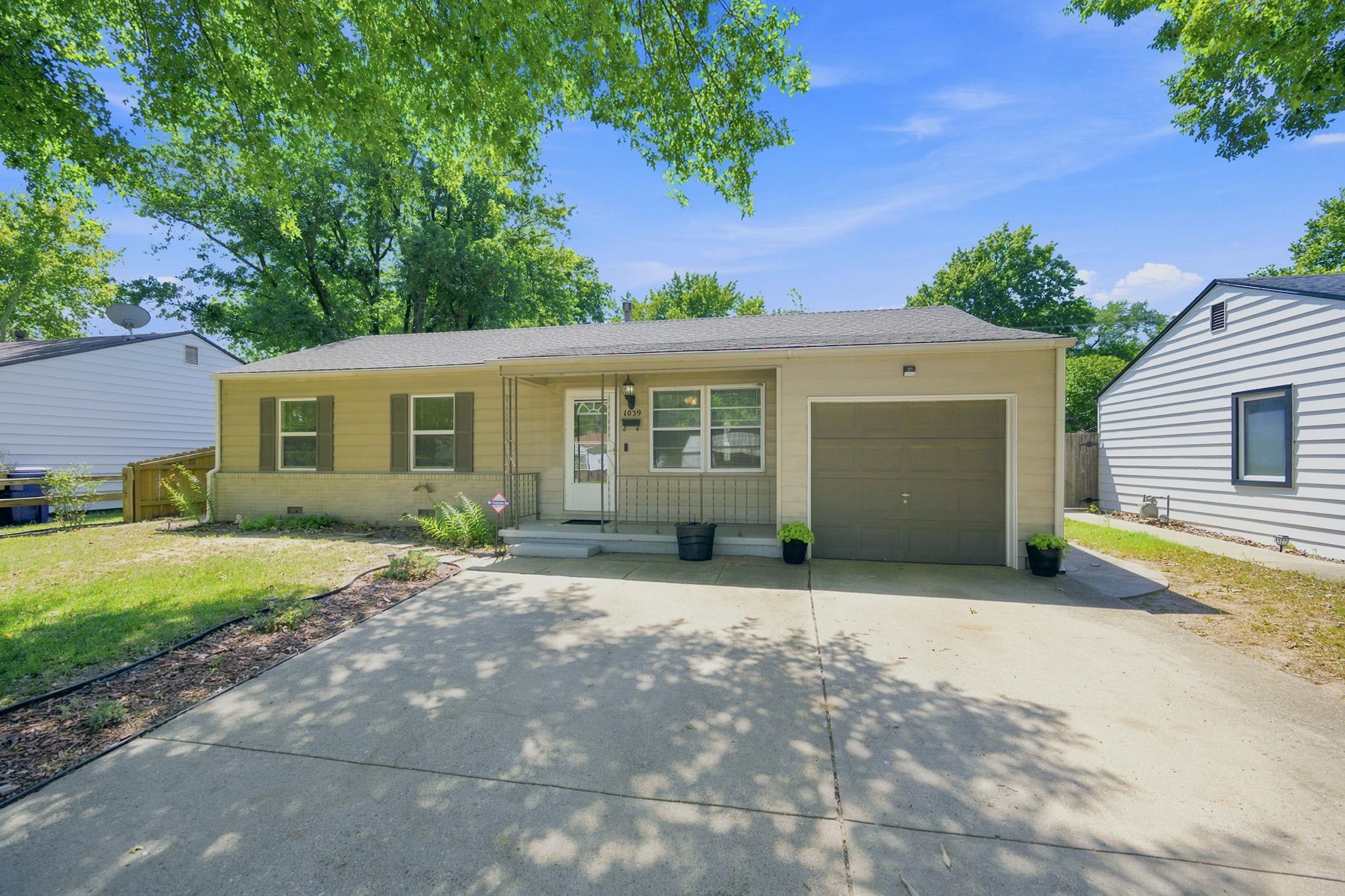 1039 N Kokomo — photo