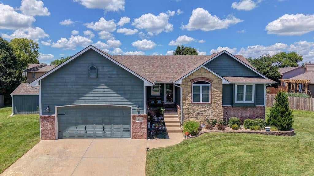 611 Cleek Ct — photo