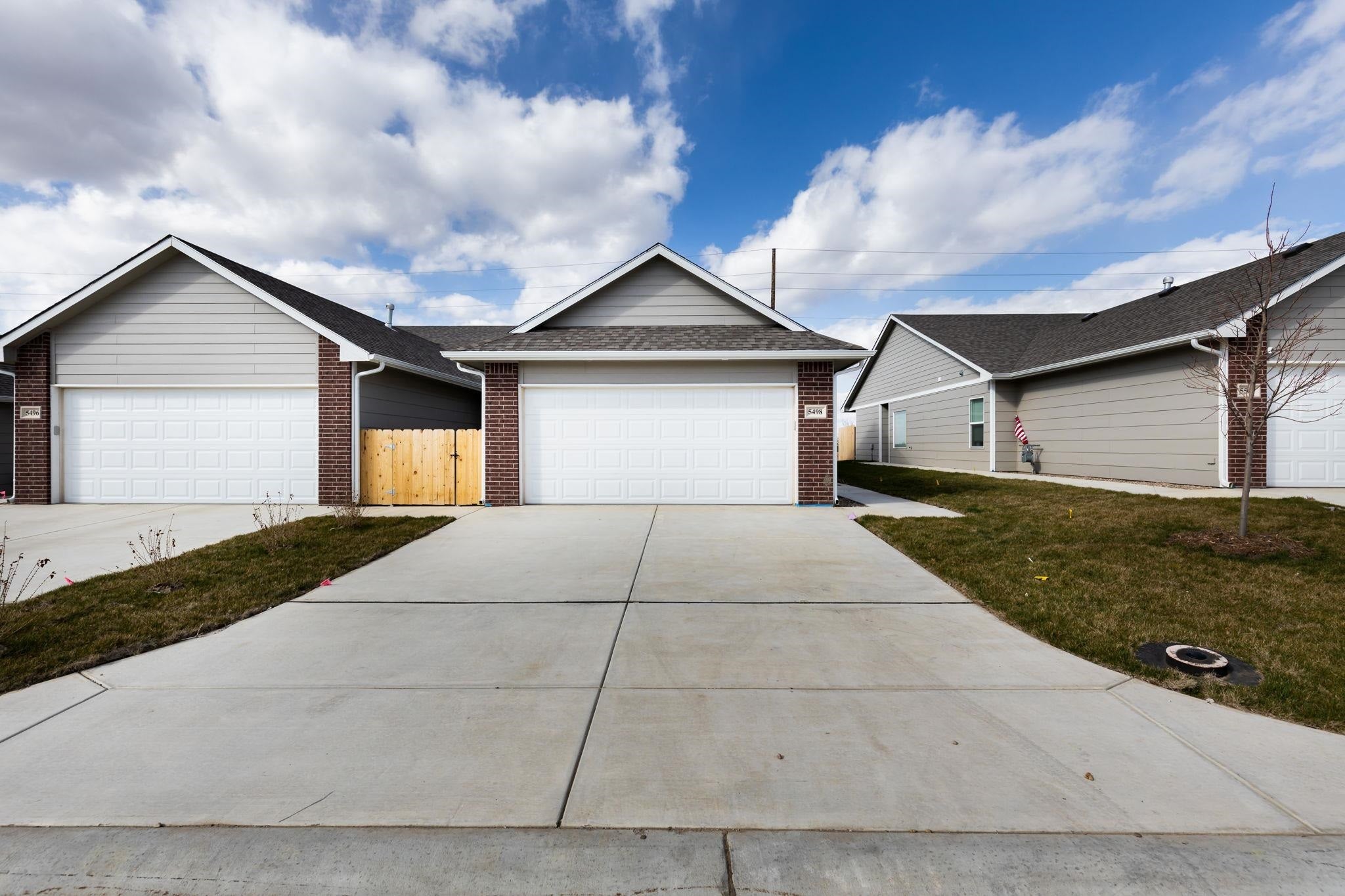 5407 N Colburn Ct — photo