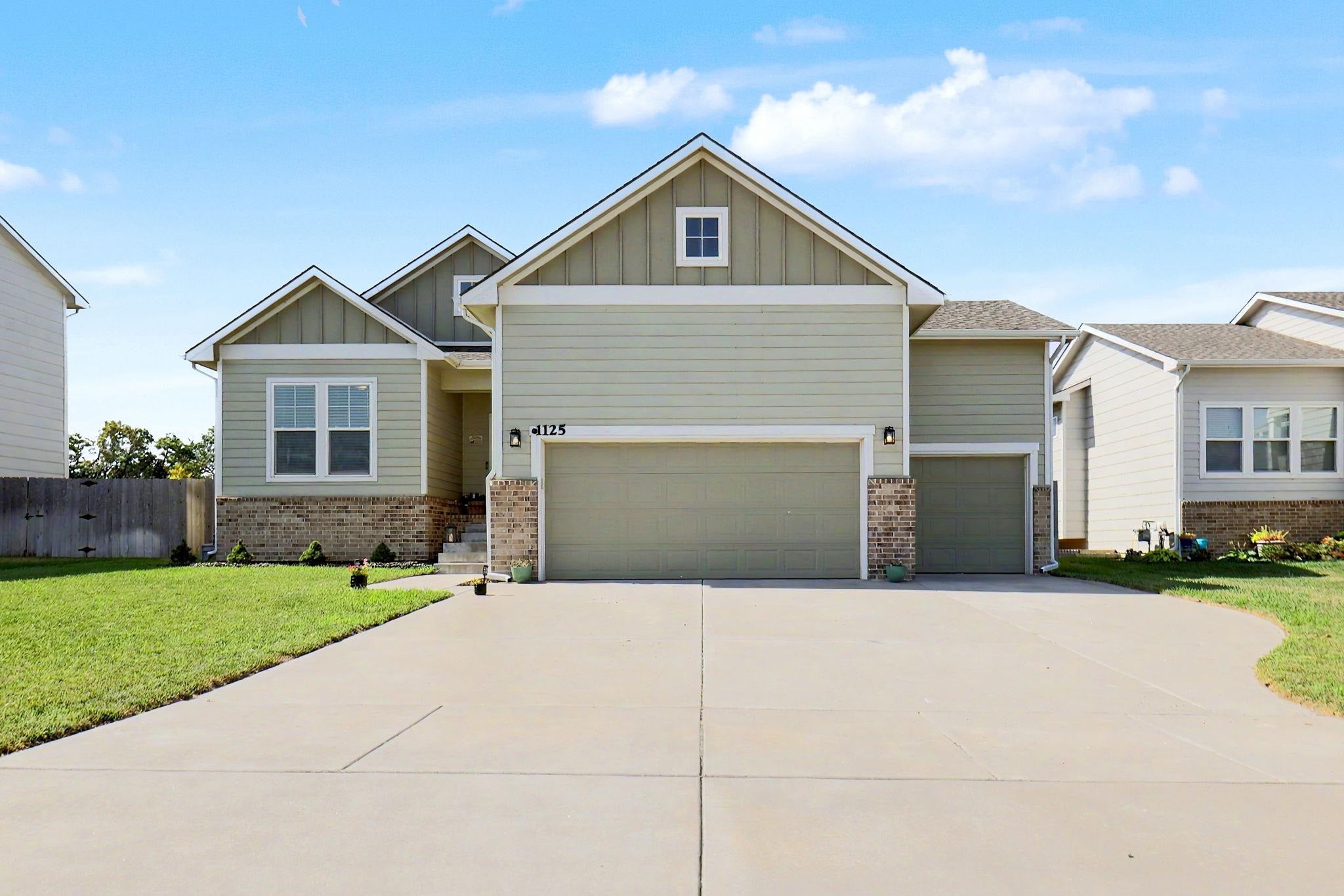 1125 E Prairie Hill Cir — photo