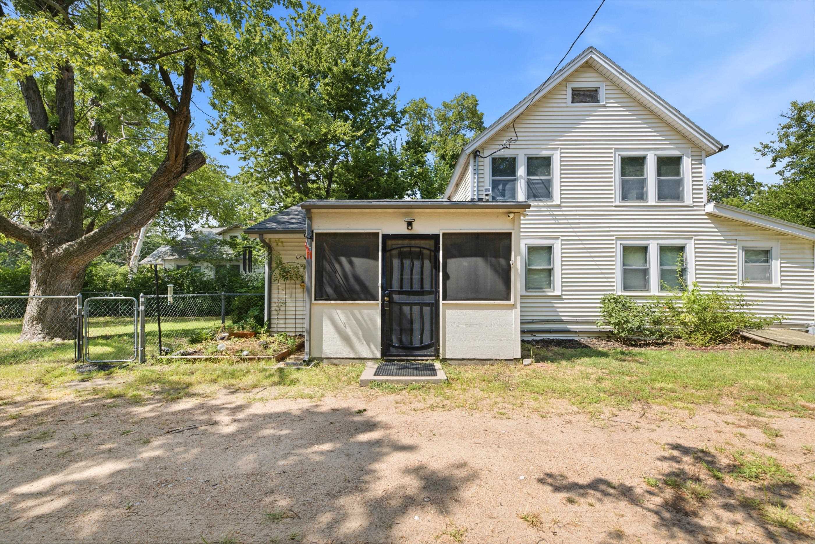 1128 N Custer Ave — photo