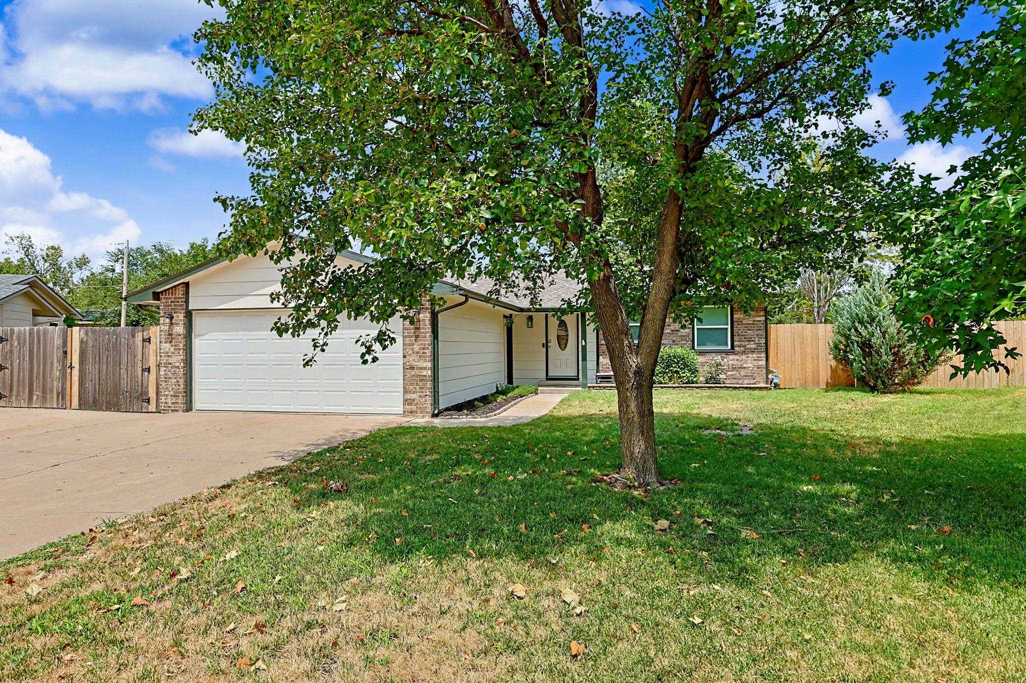 1138 N Summitlawn Ct — photo