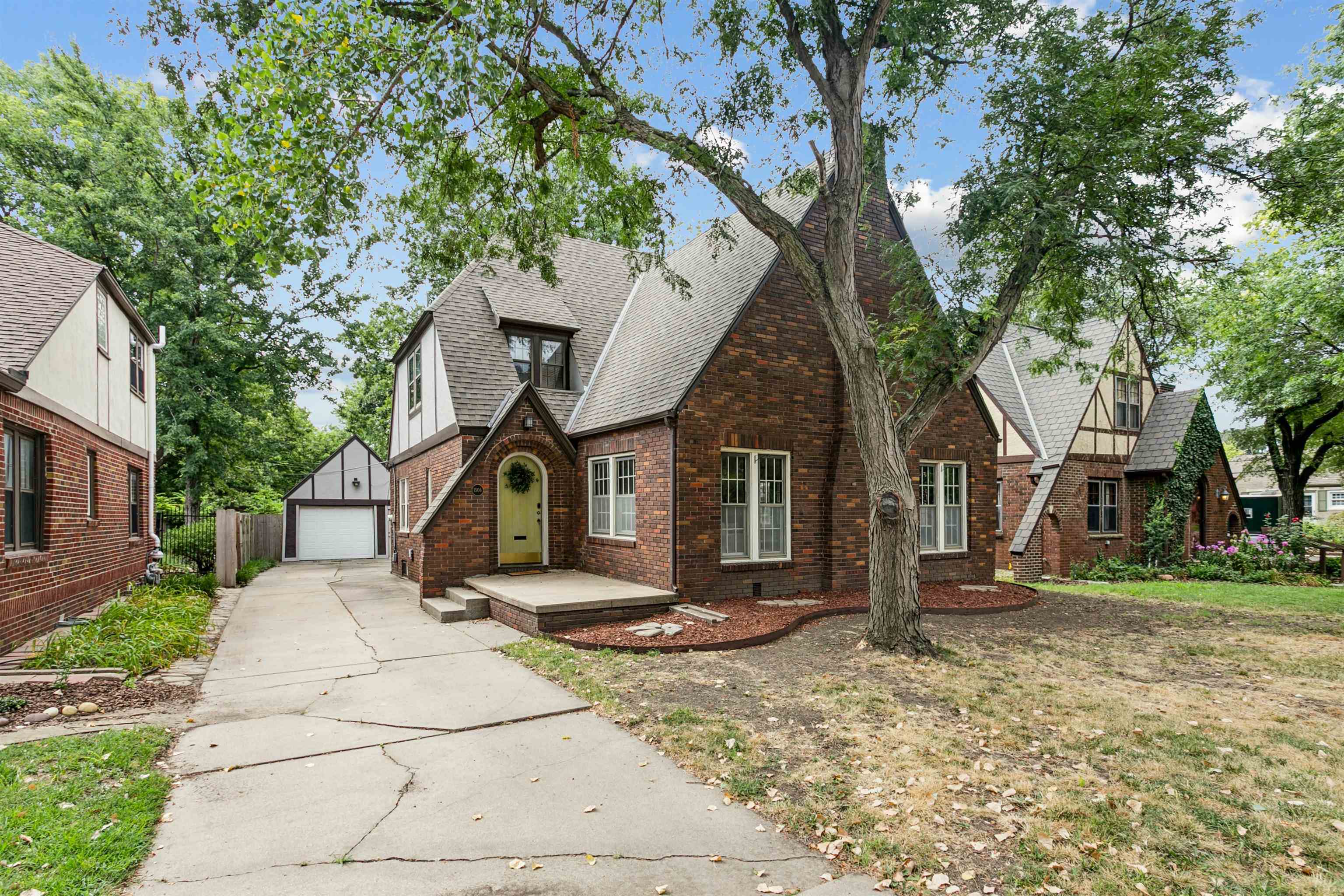 1506 N Woodrow Ave — photo