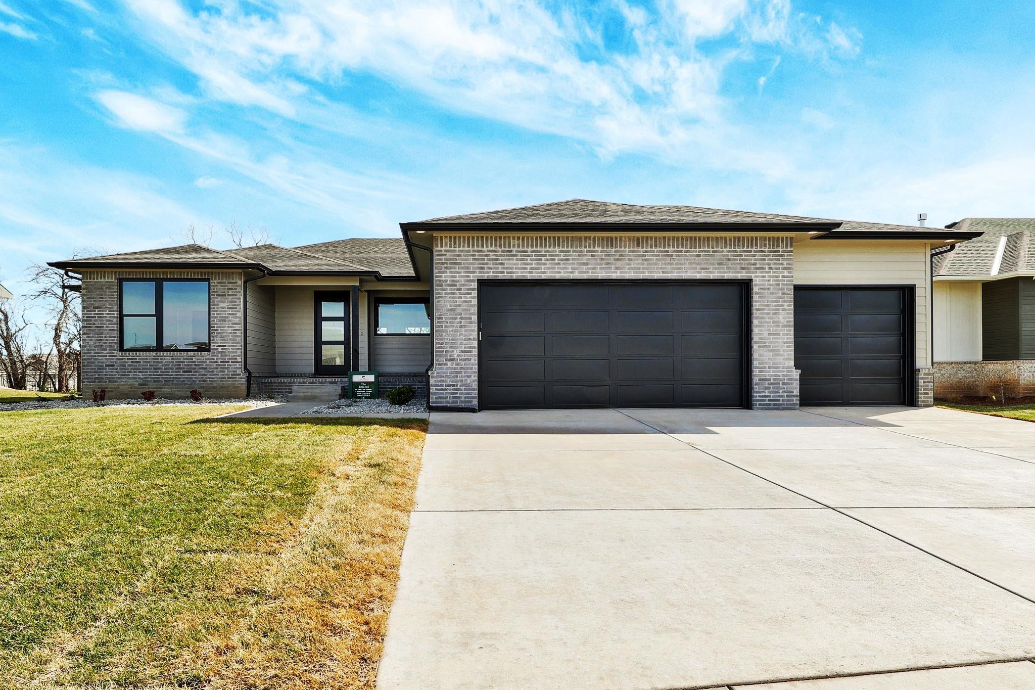 2542 N Emerald Ct — photo