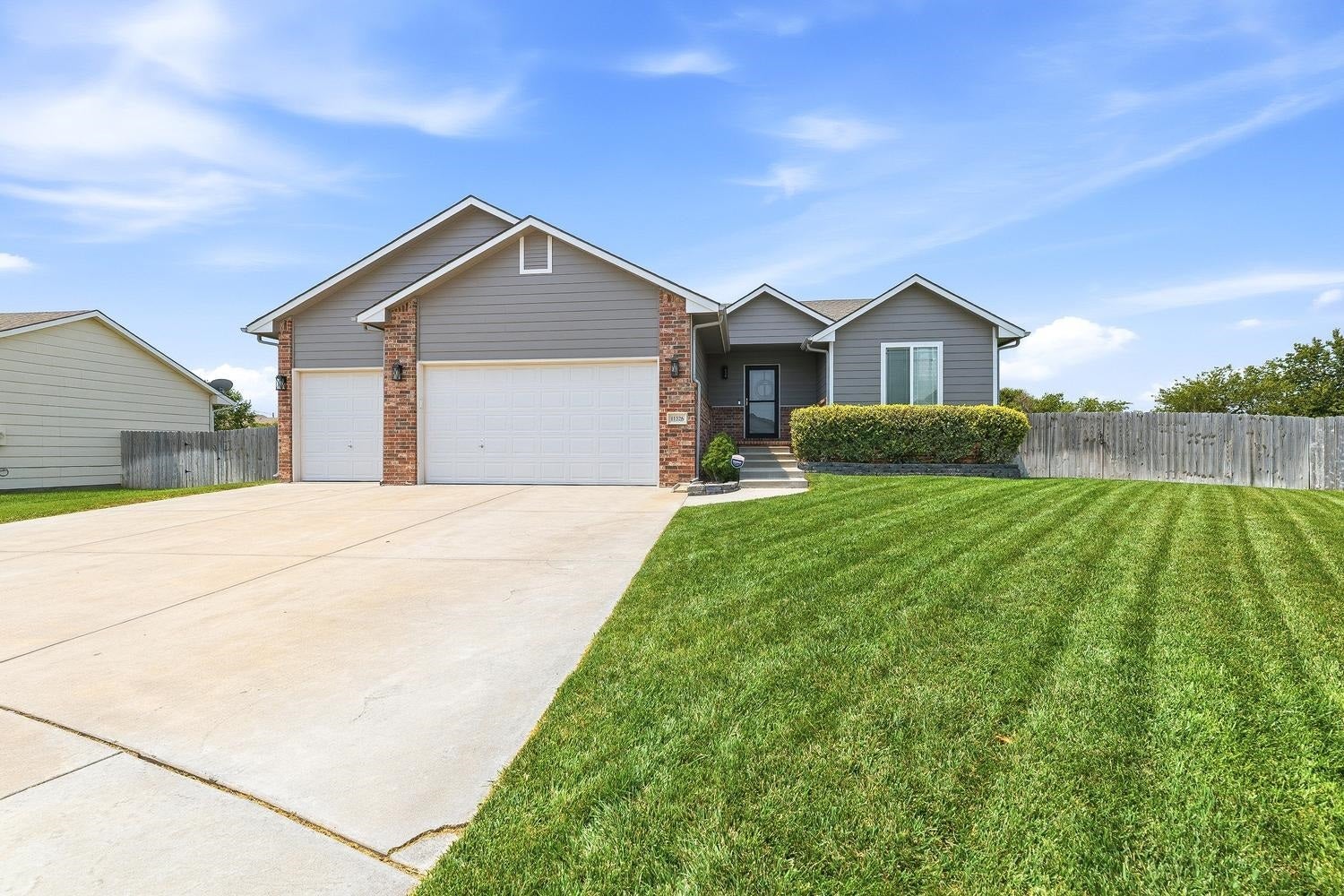 11326 W Wilkinson Ct. — photo
