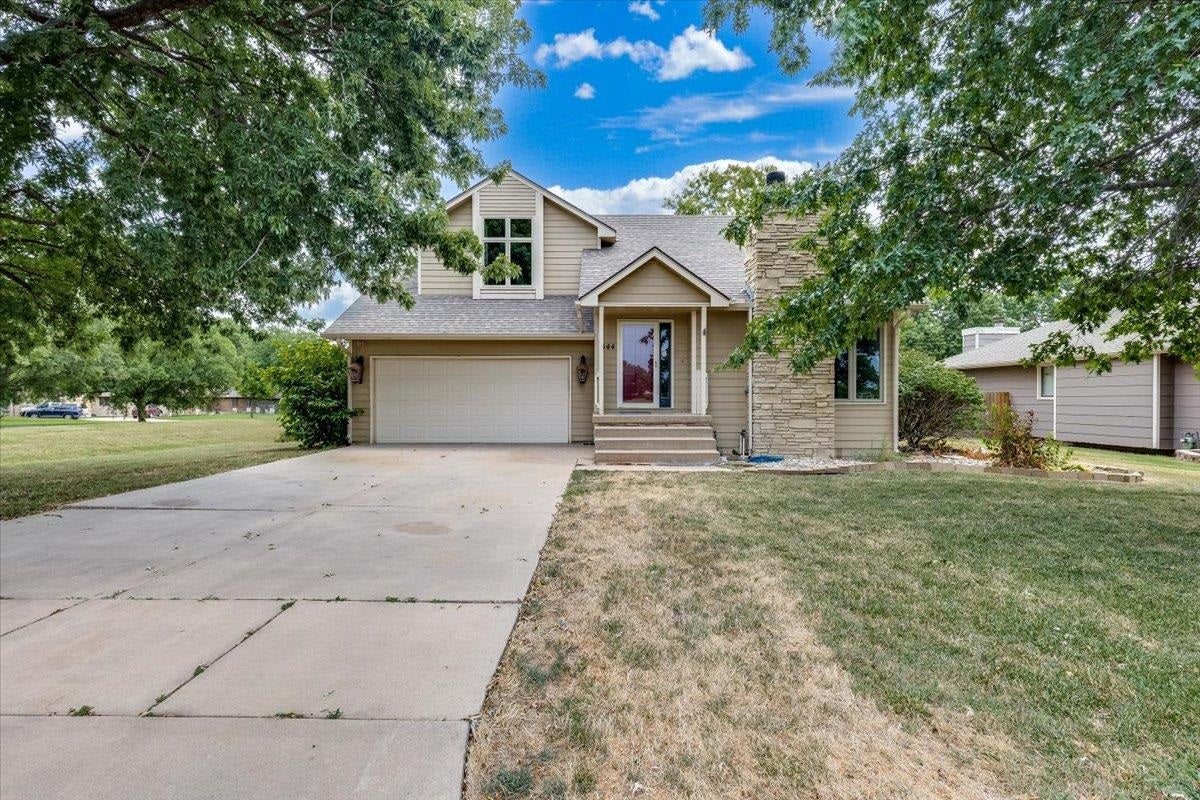 444 Greenvalley Dr — photo