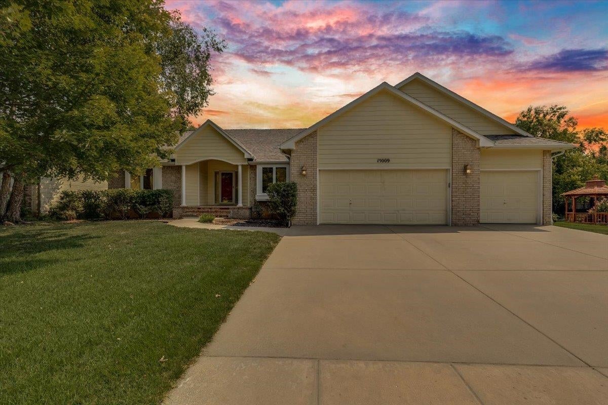 10009 W Britton St — photo
