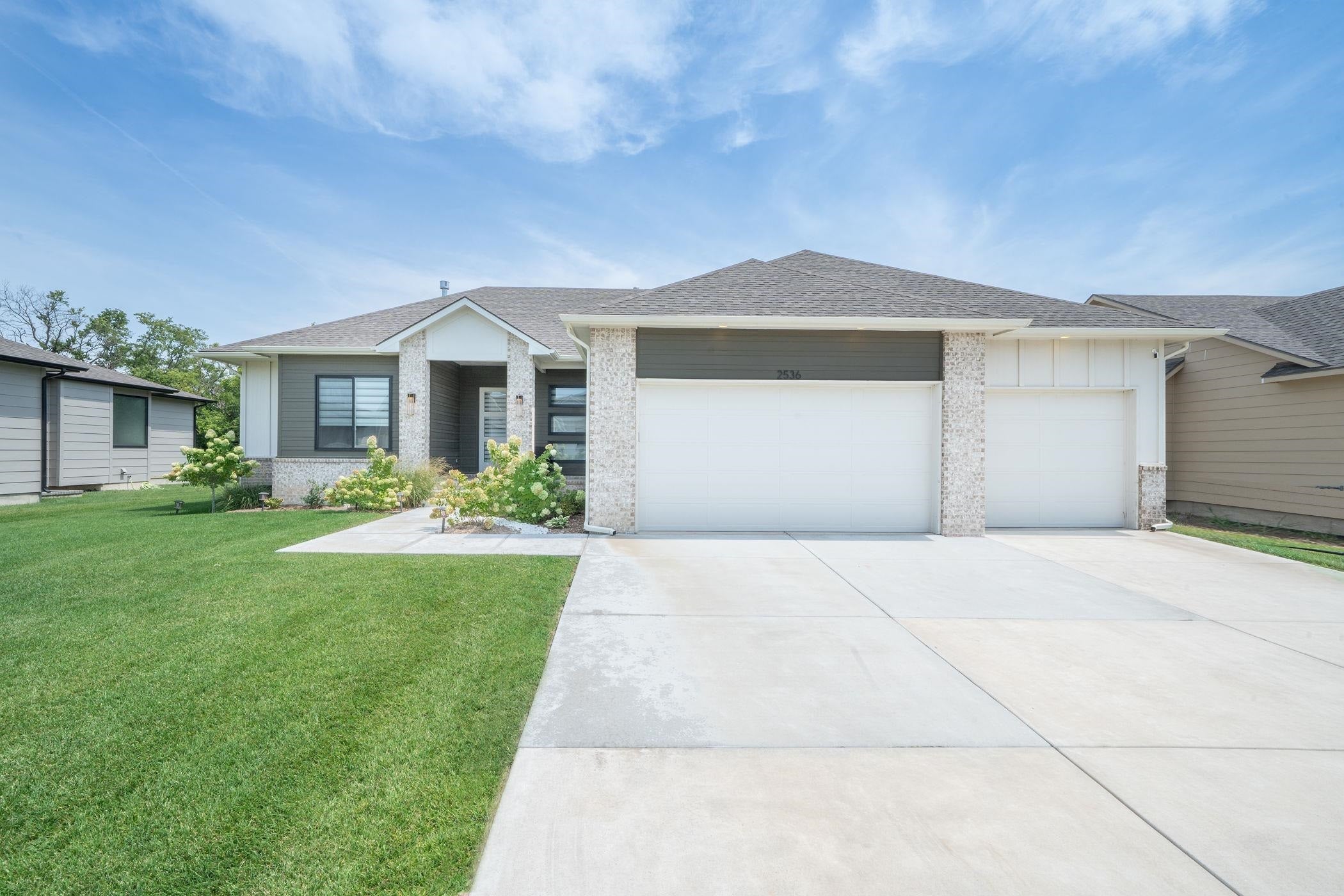 2536 N Emerald Ct — photo