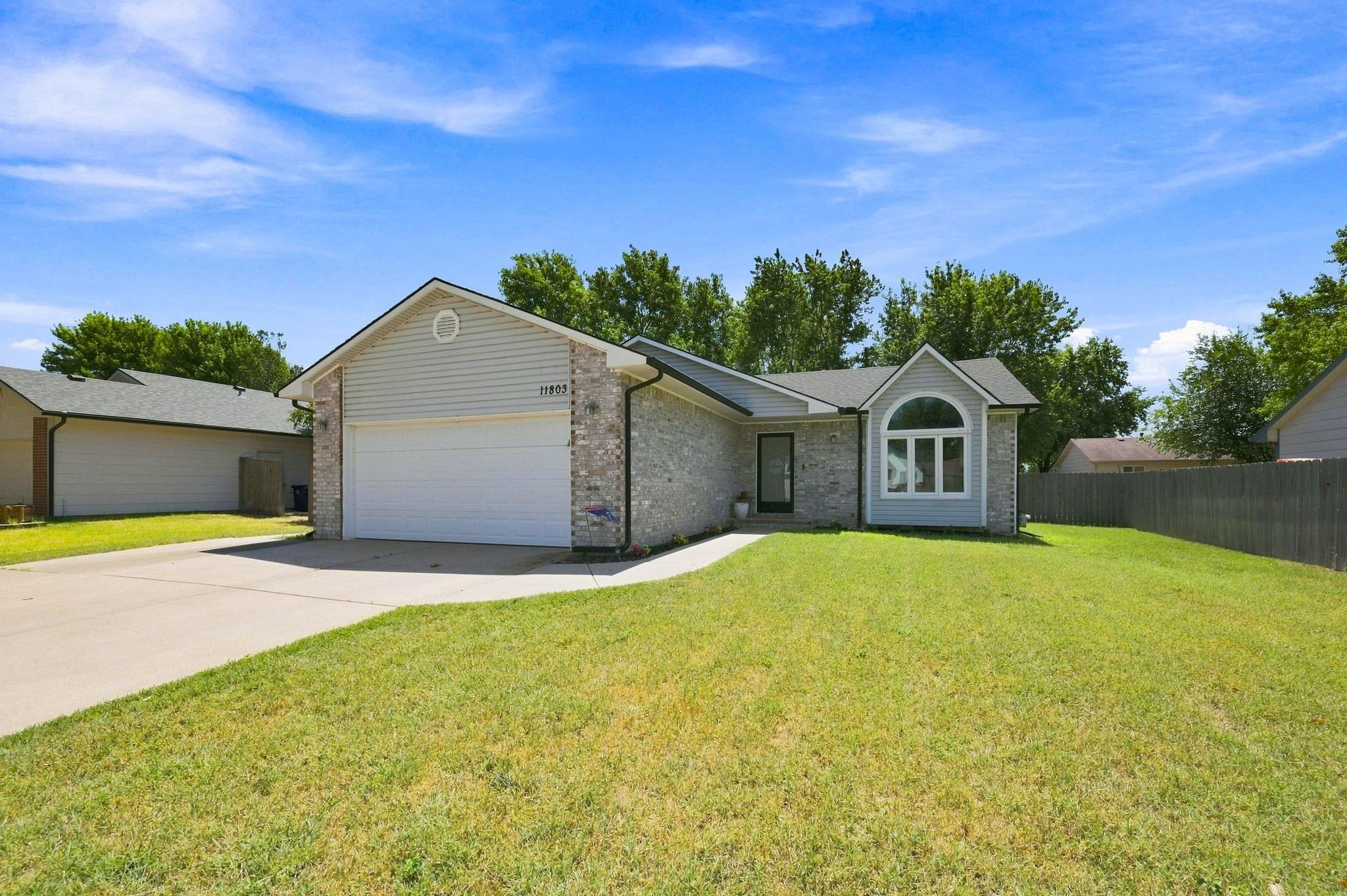 11803 W Murdock Ave — photo