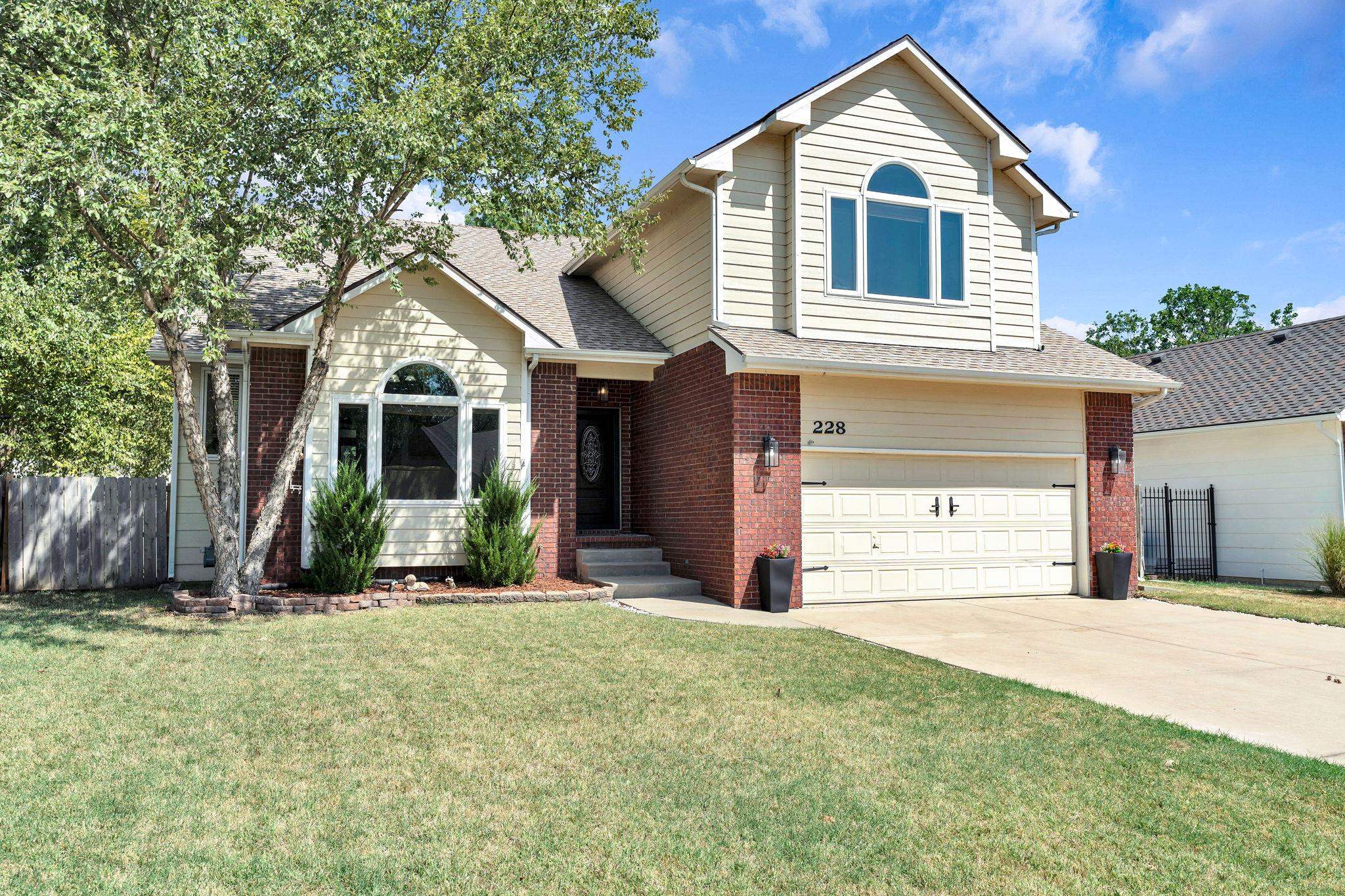 228 N Prescott Circle — photo