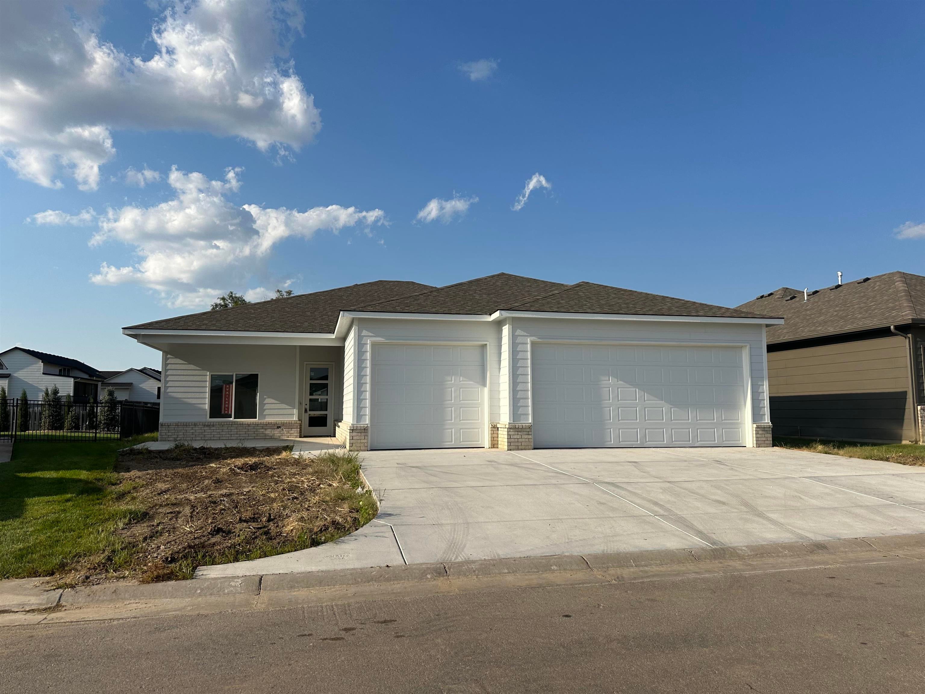 4438 N Sunny Ct — photo