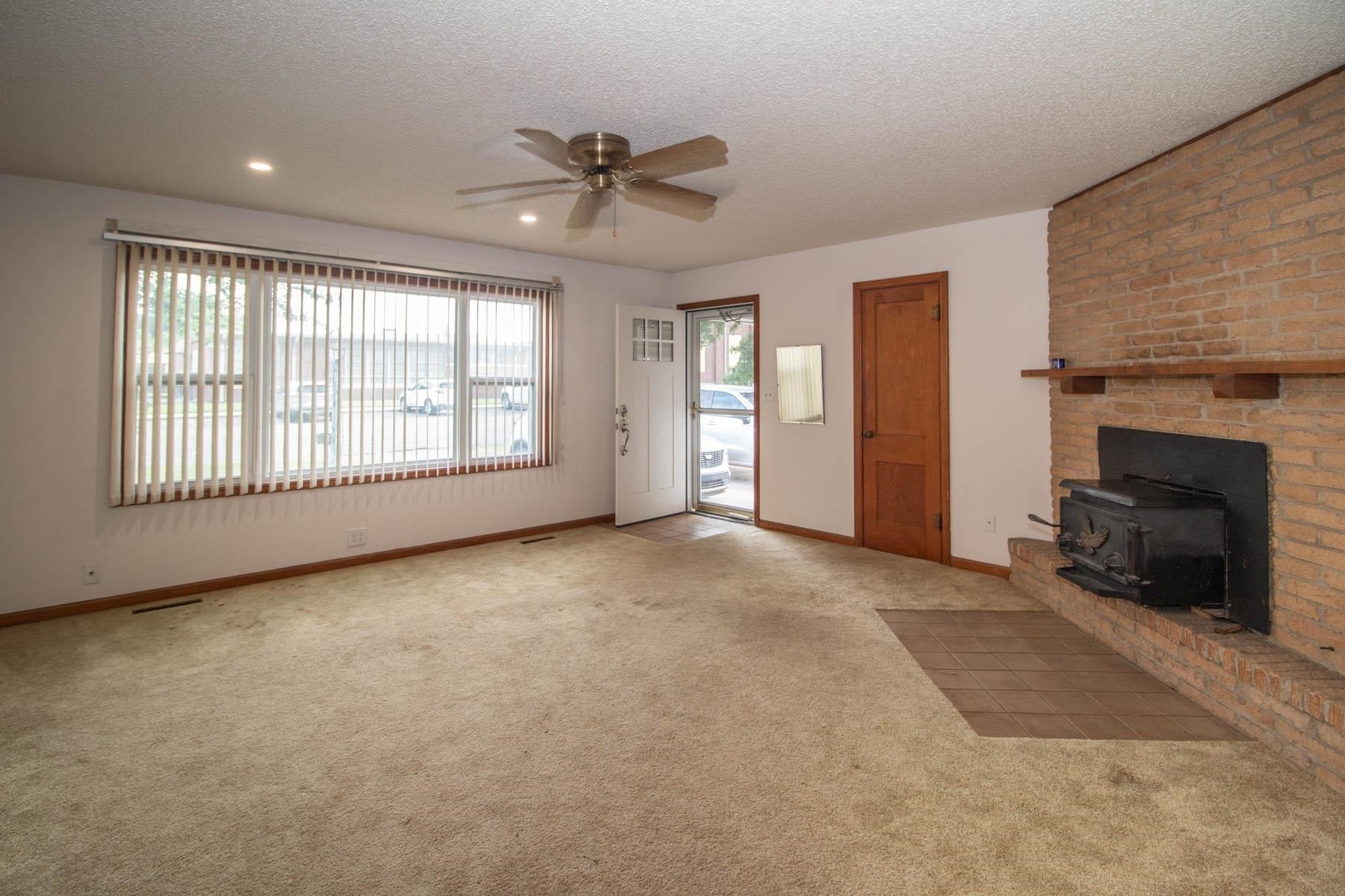 623 E Mulvane, Mulvane, KS 67110 — photo 2