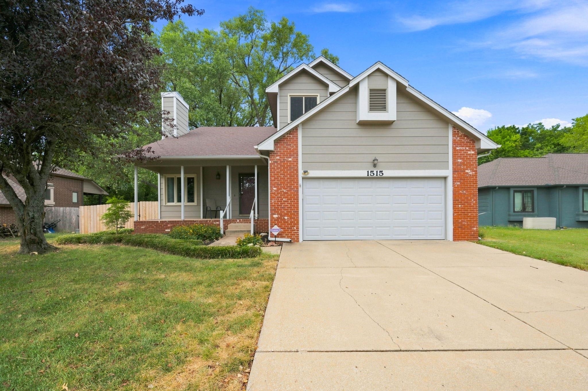 1515 S Spring Hollow Cir — photo