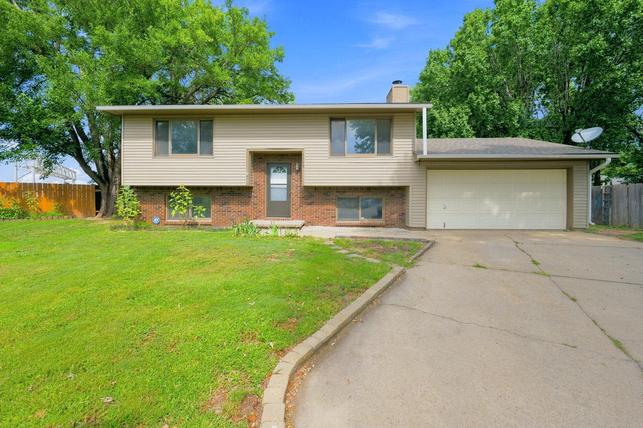4523 S Washington Ct — photo
