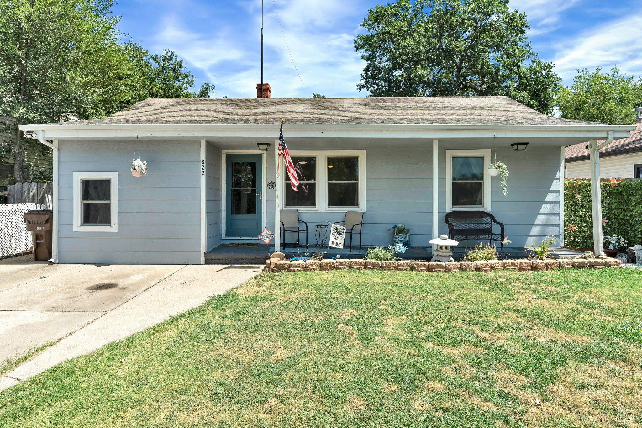 822 S Beverly Dr. — photo