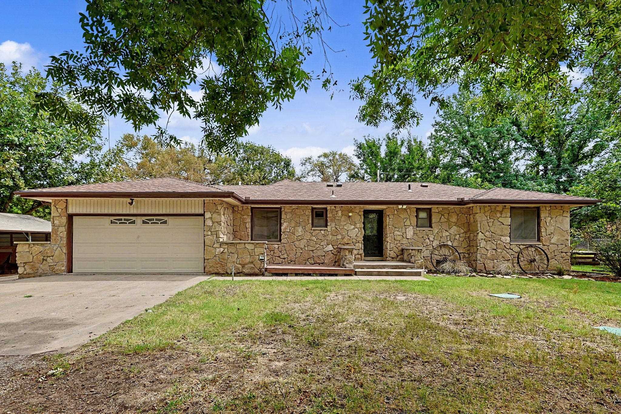 1404 N Greenwich Rd — photo
