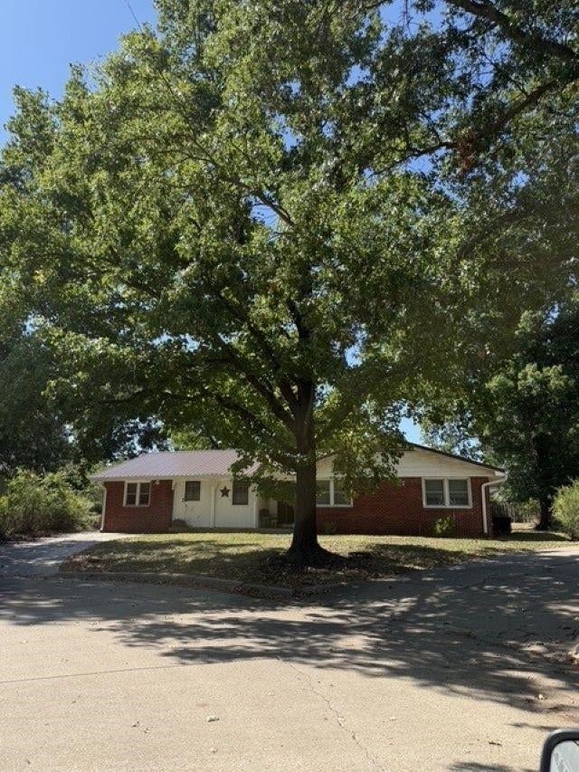 12 Roberts Ct — photo