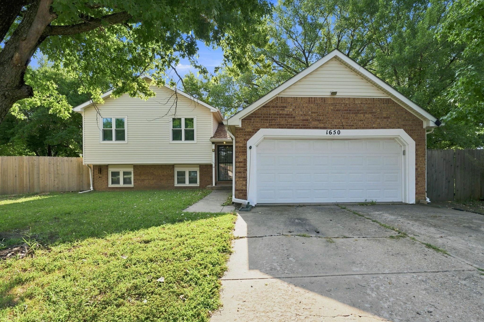 1650 S Willow Oak Ct — photo