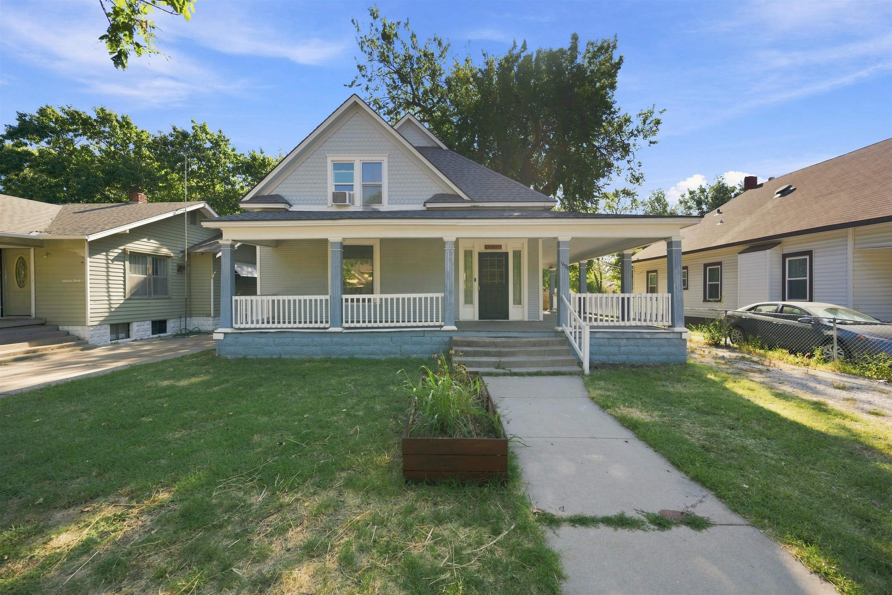 1628 N Waco — photo