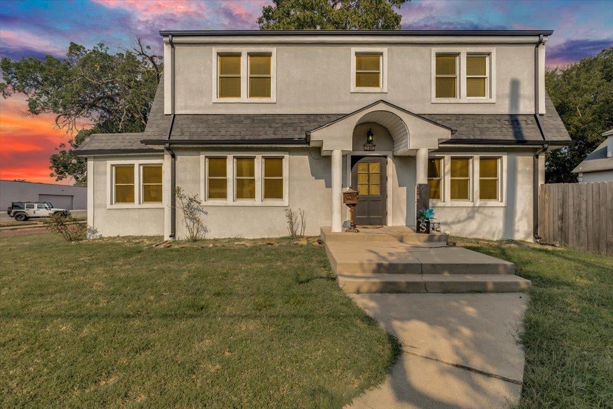 1501 N Waco Ave — photo
