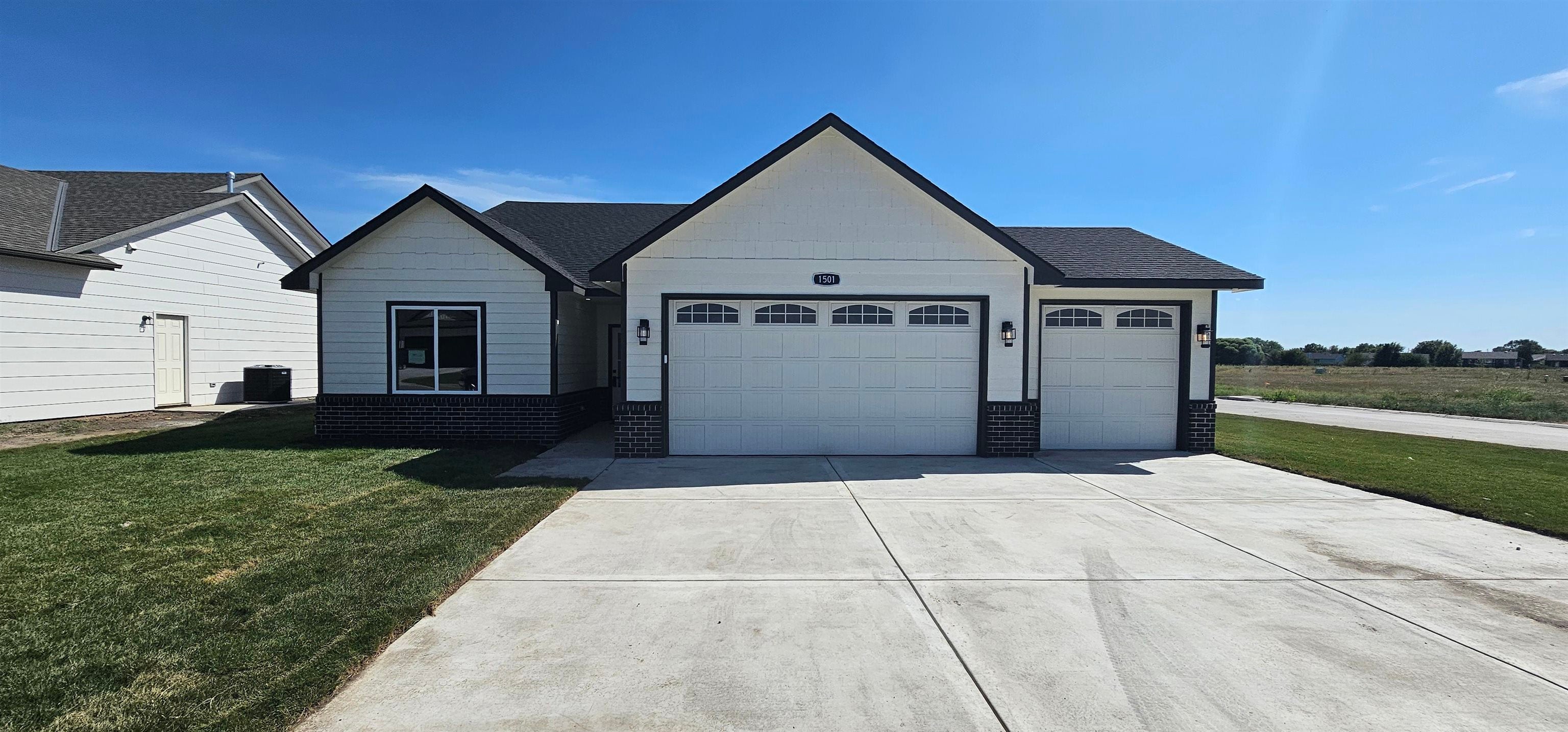 1501 E Midway Ct — photo
