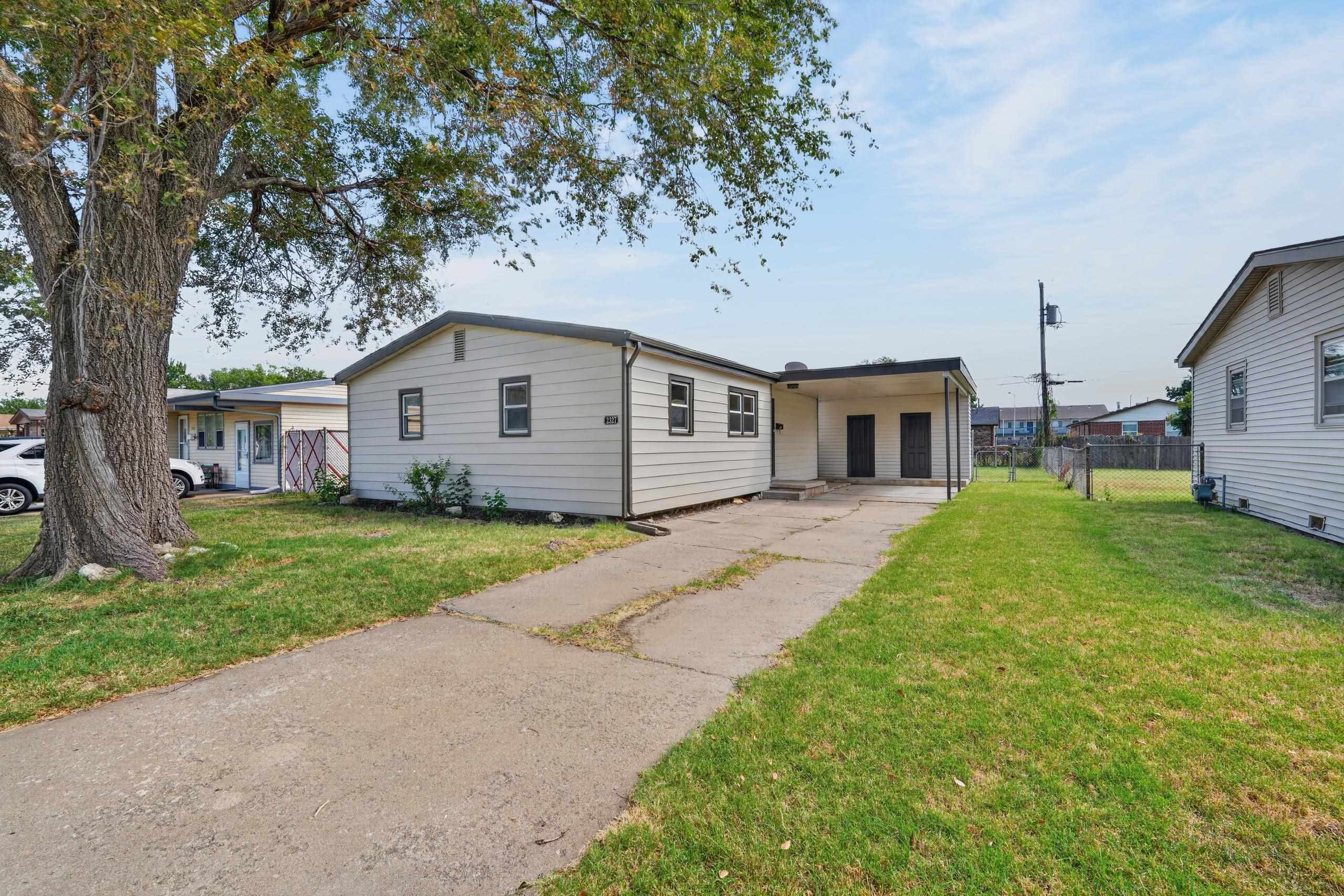 2327 W Grant Ave — photo