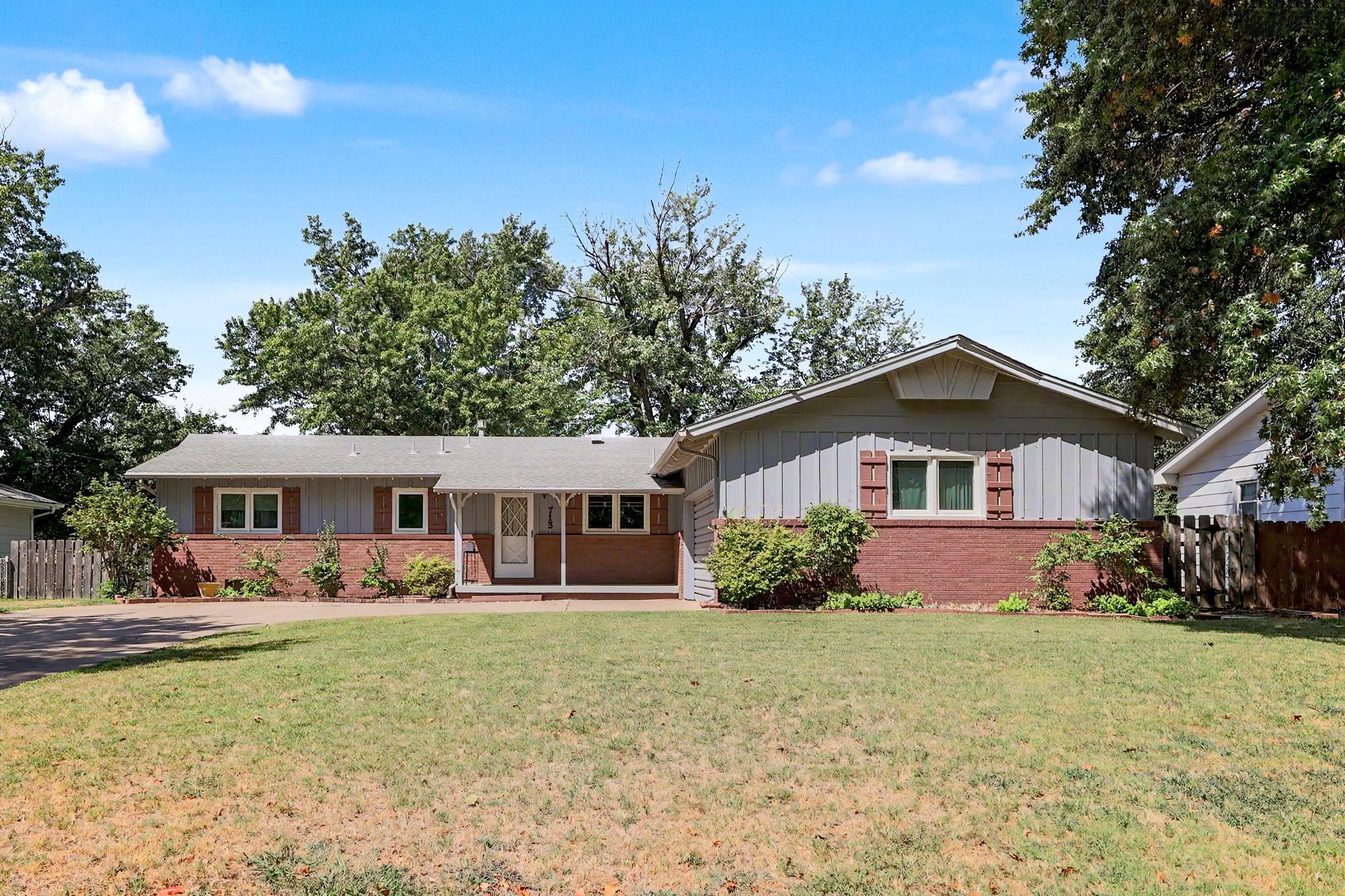 713 N Farmington Dr. — photo