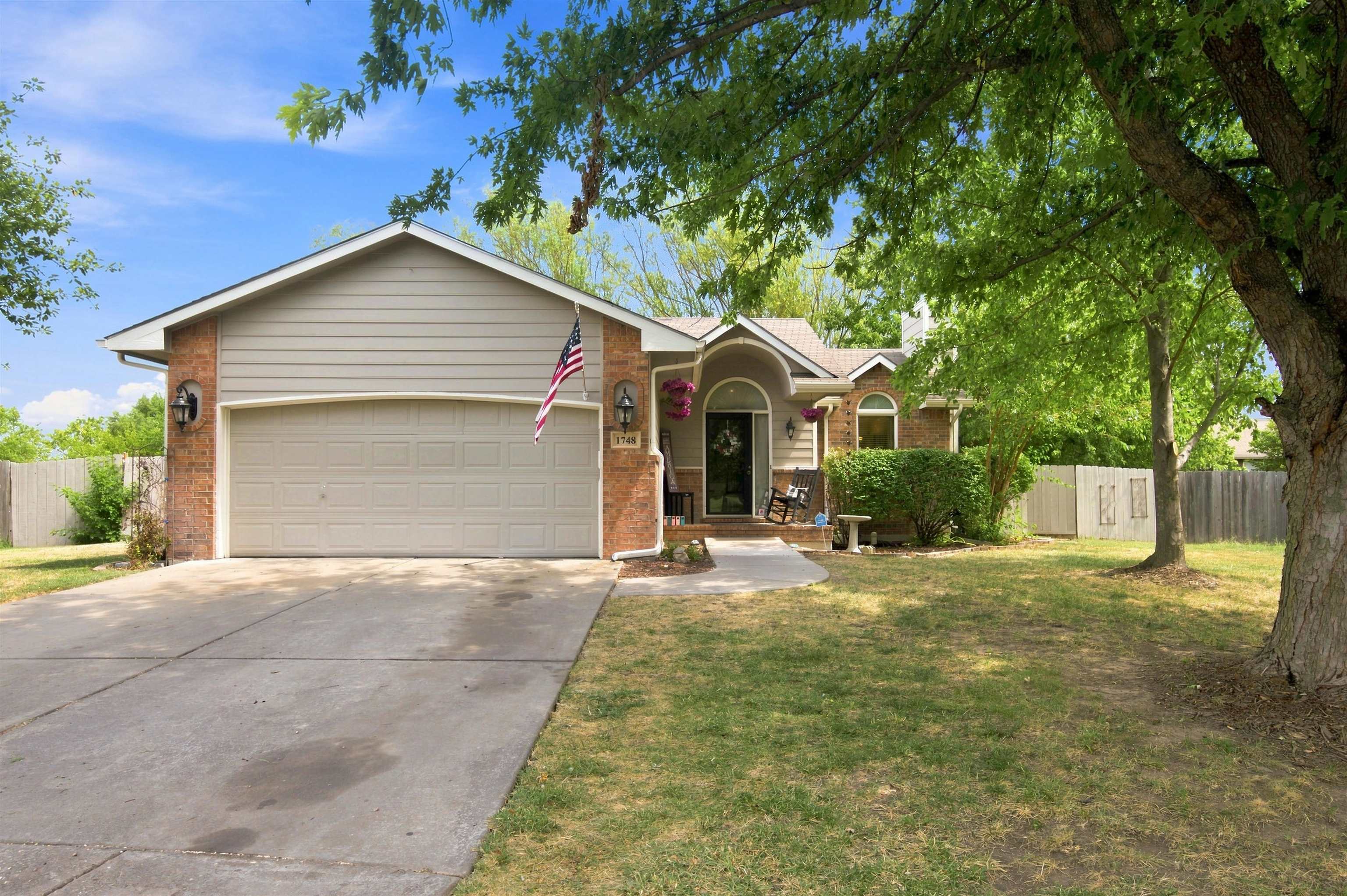 1748 N Basswood Ct — photo