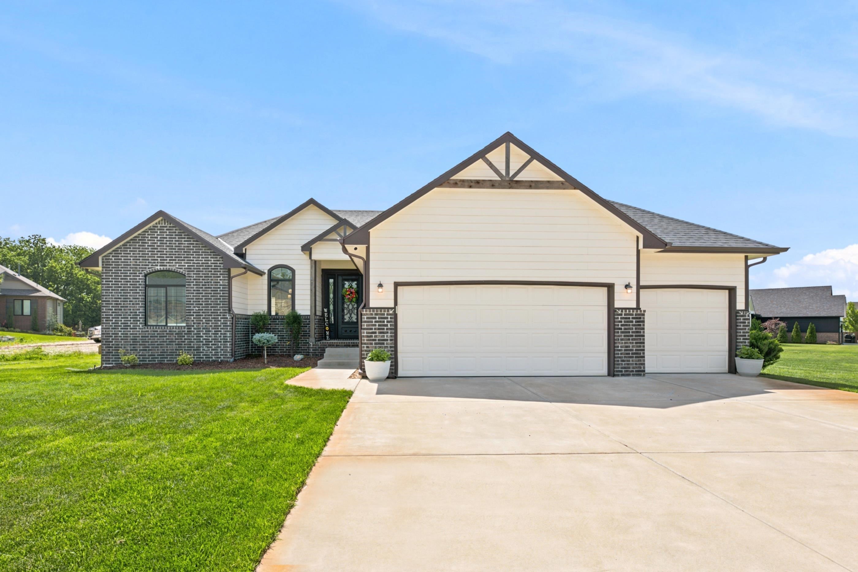 518 N Backwoods Ct — photo